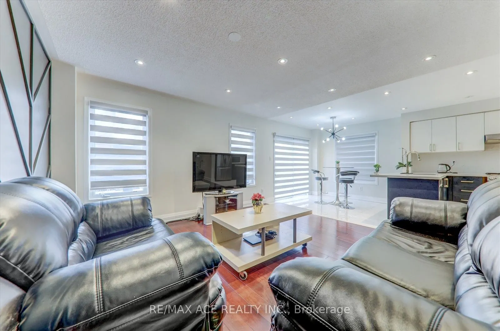 11 Middlecote Drive