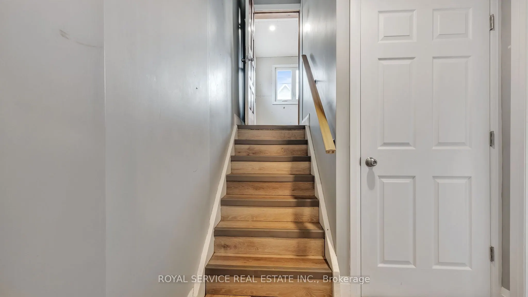 86 Park Road S
