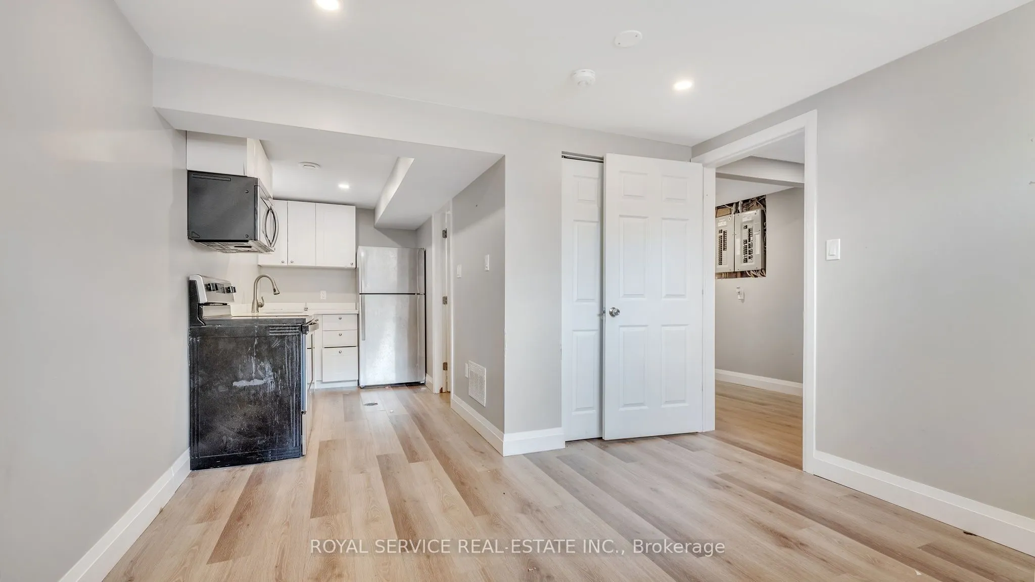 86 Park Road S