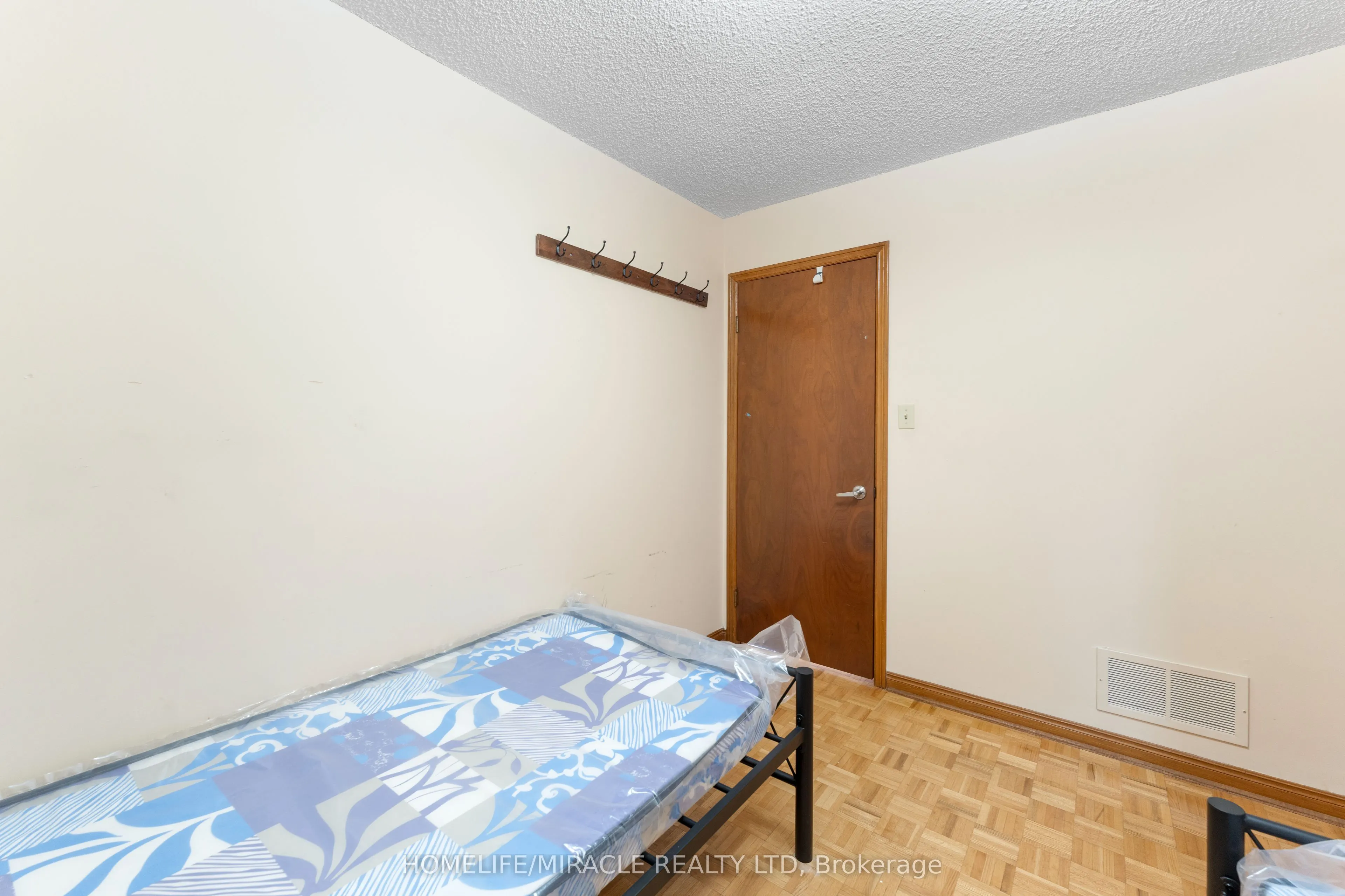 4 Greendowns Drive