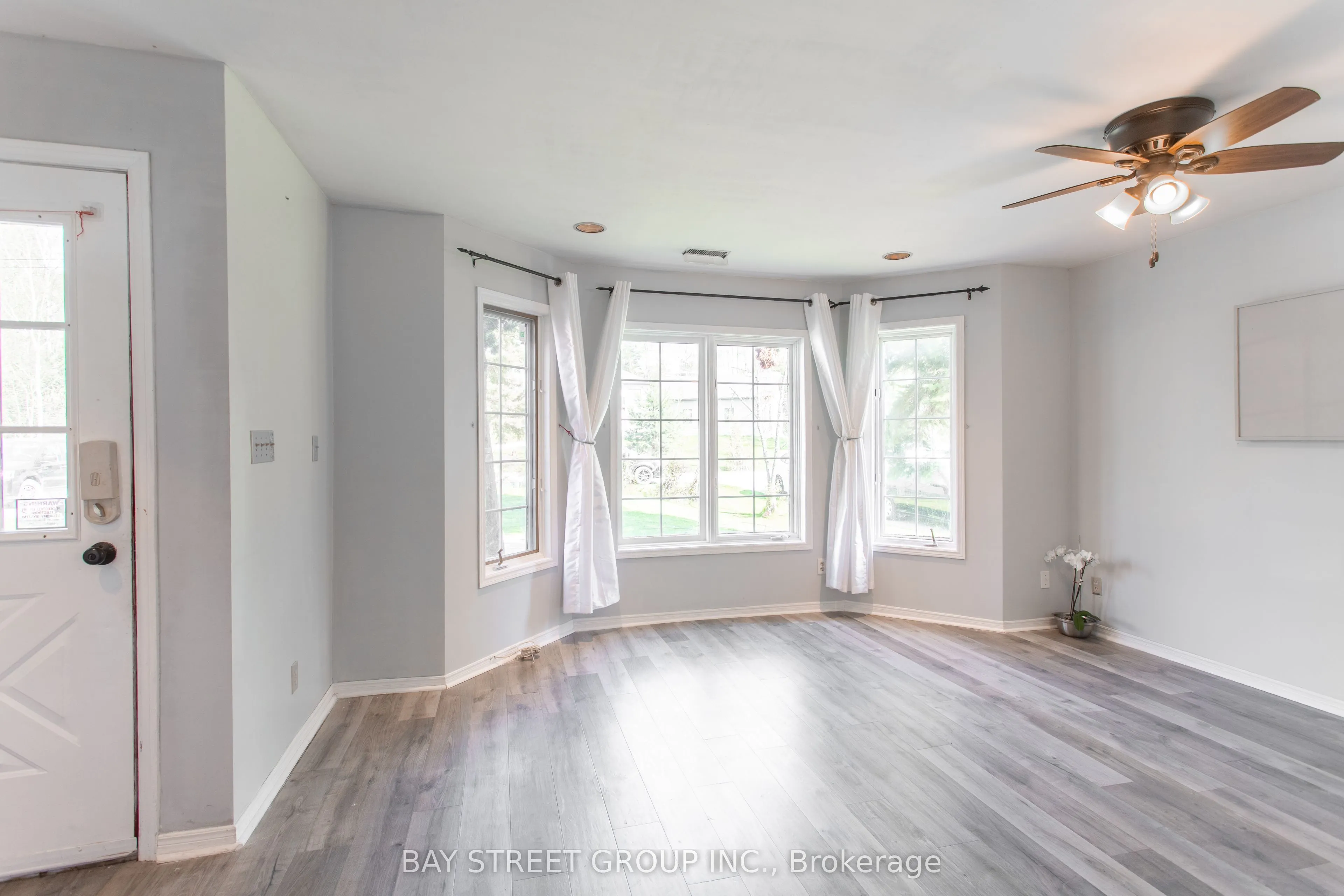 568 View Lake Road