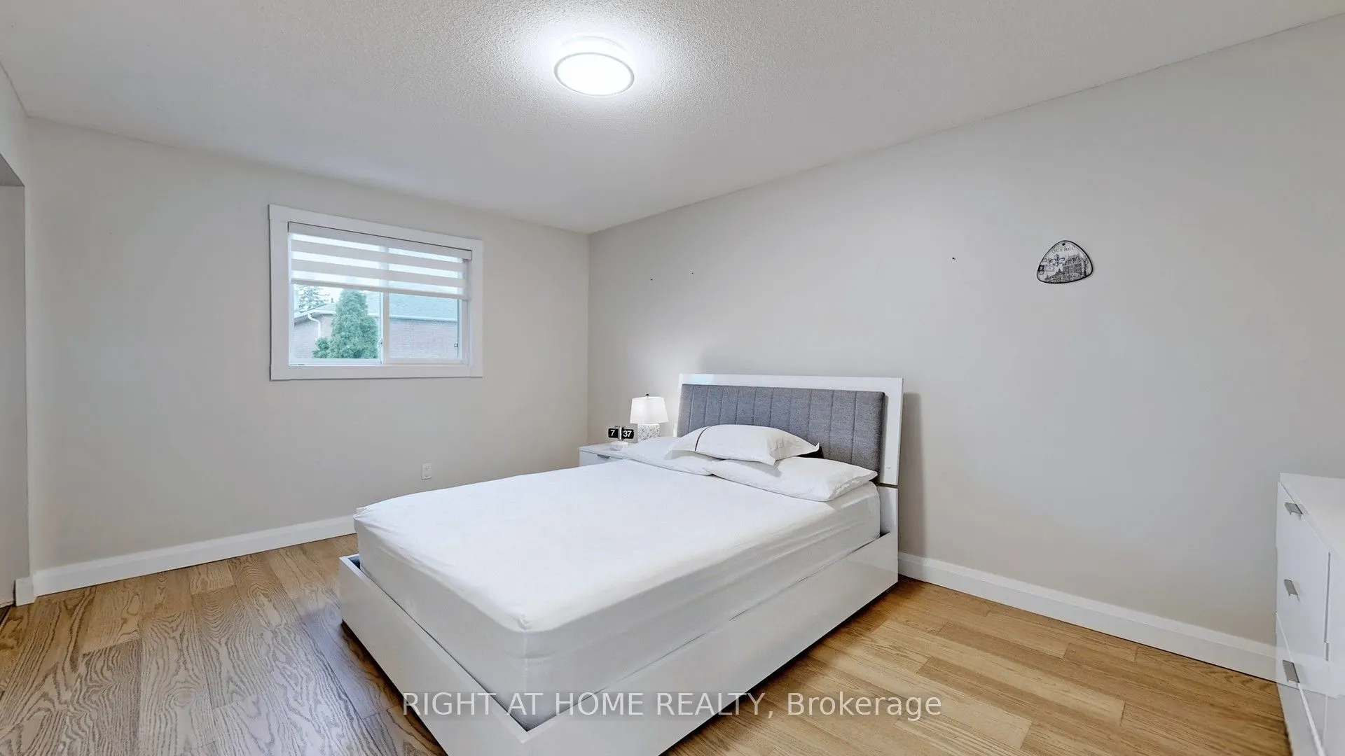 16 Graybark Crescent