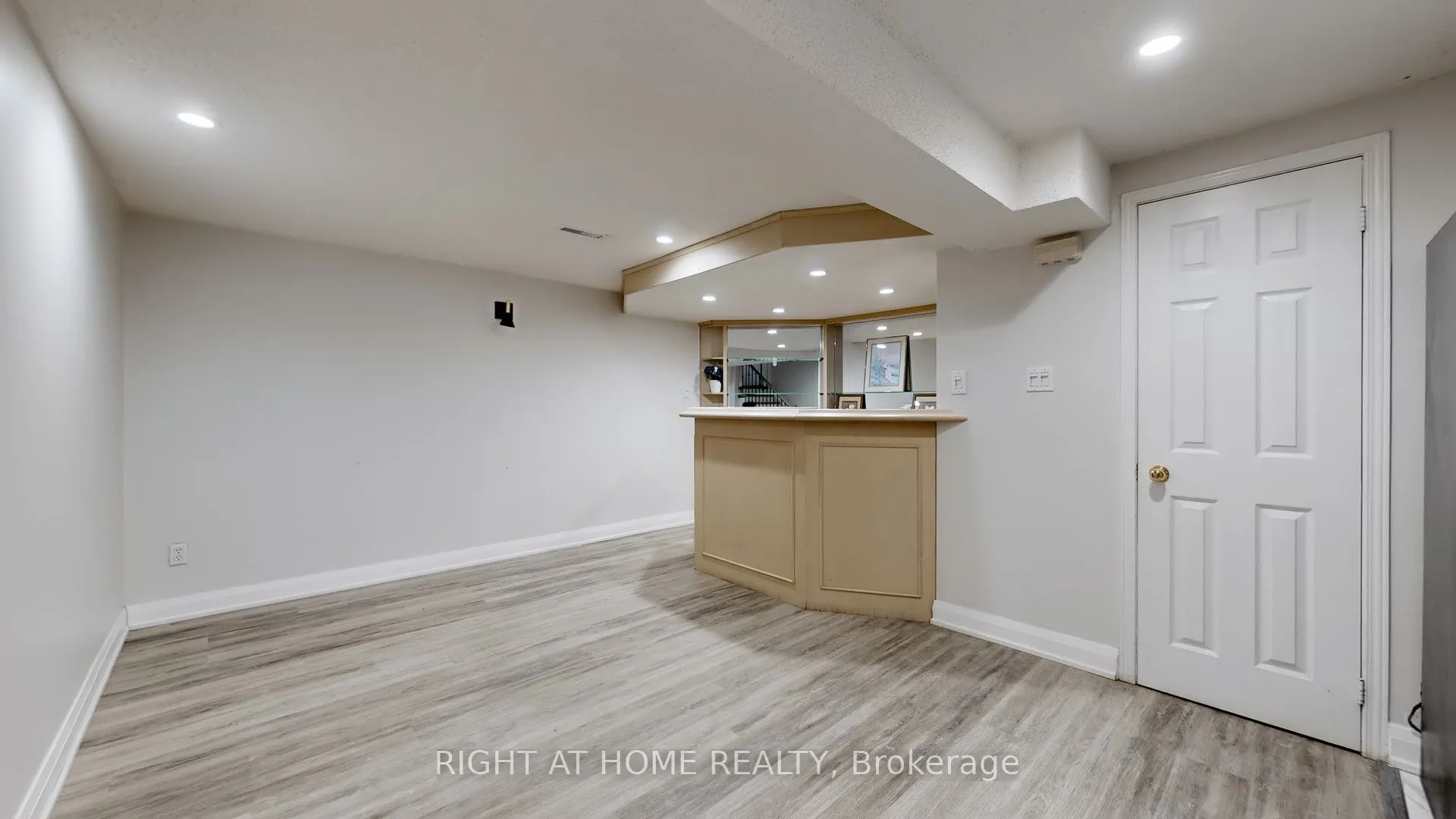 16 Graybark Crescent