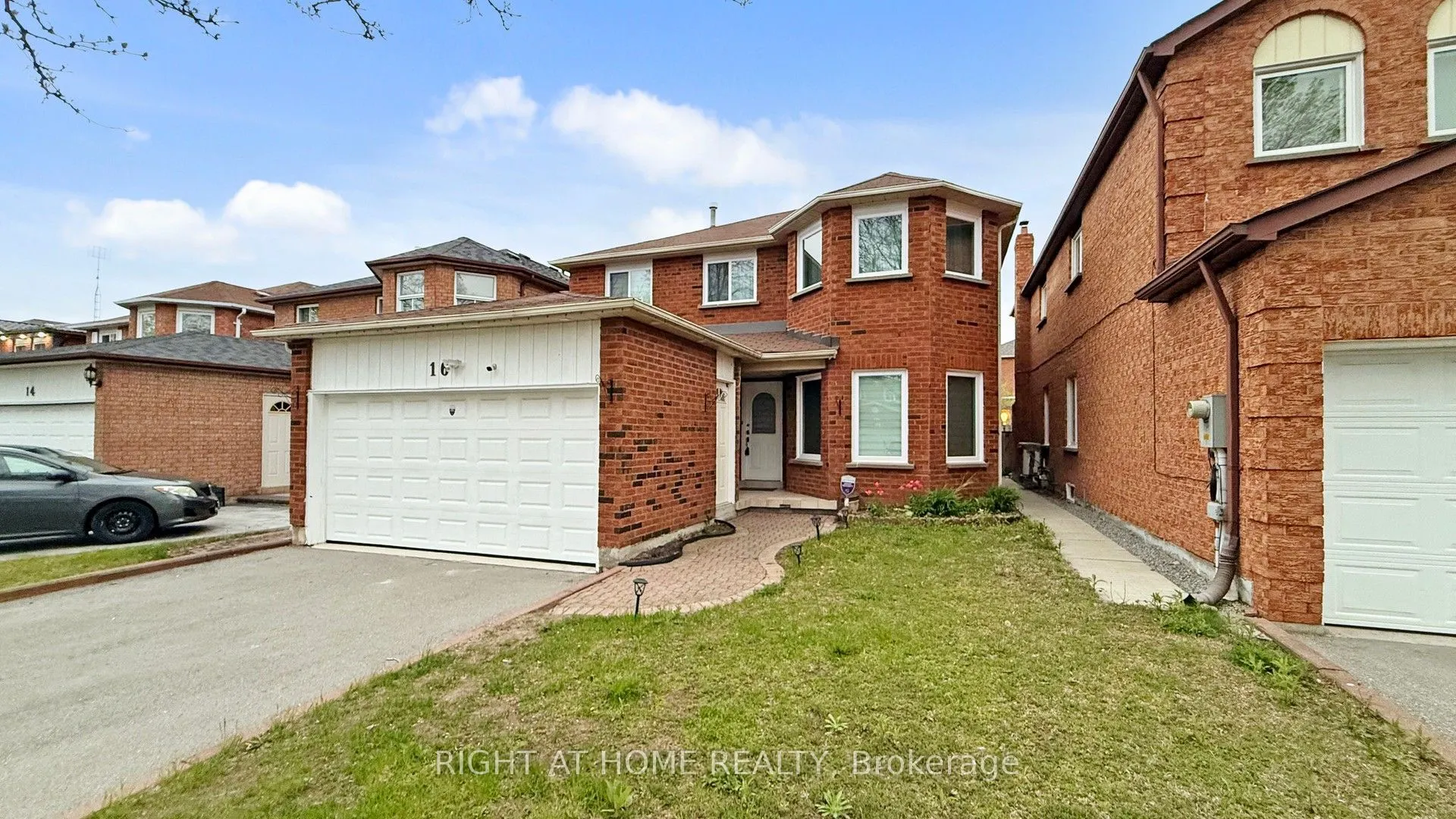 16 Graybark Crescent