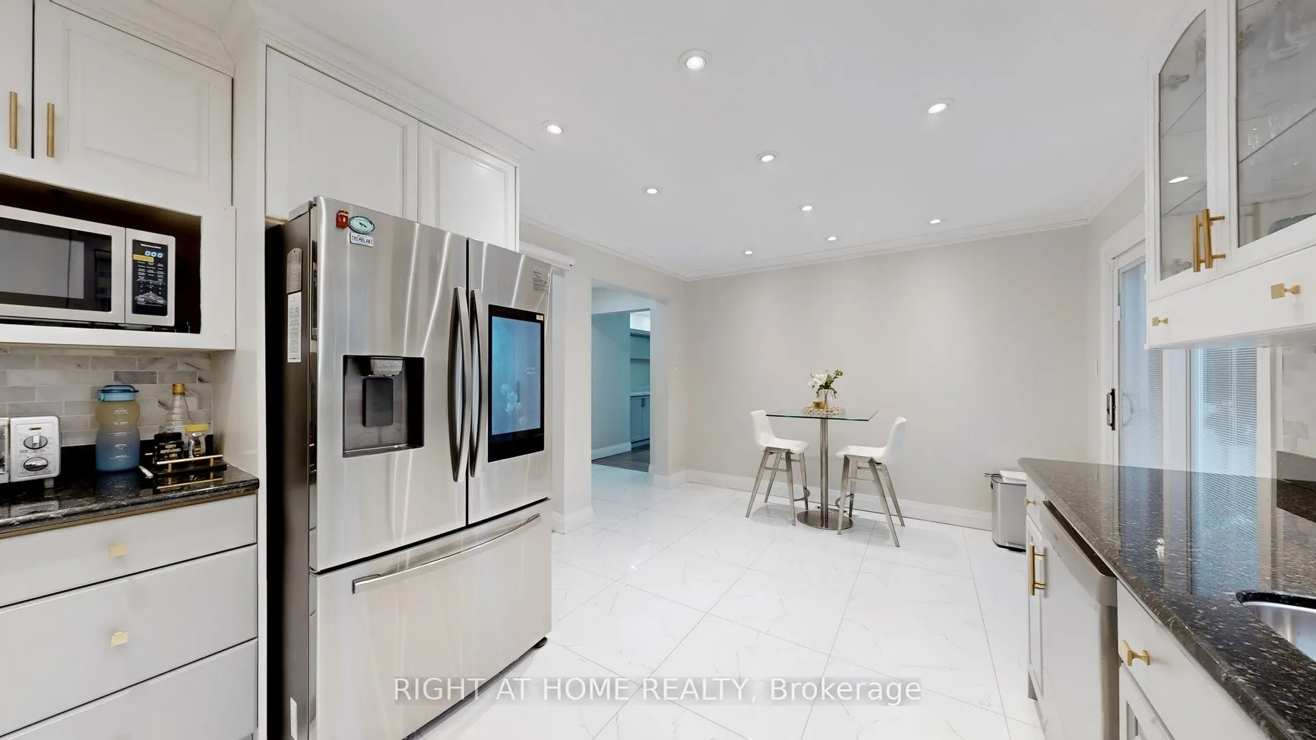 16 Graybark Crescent