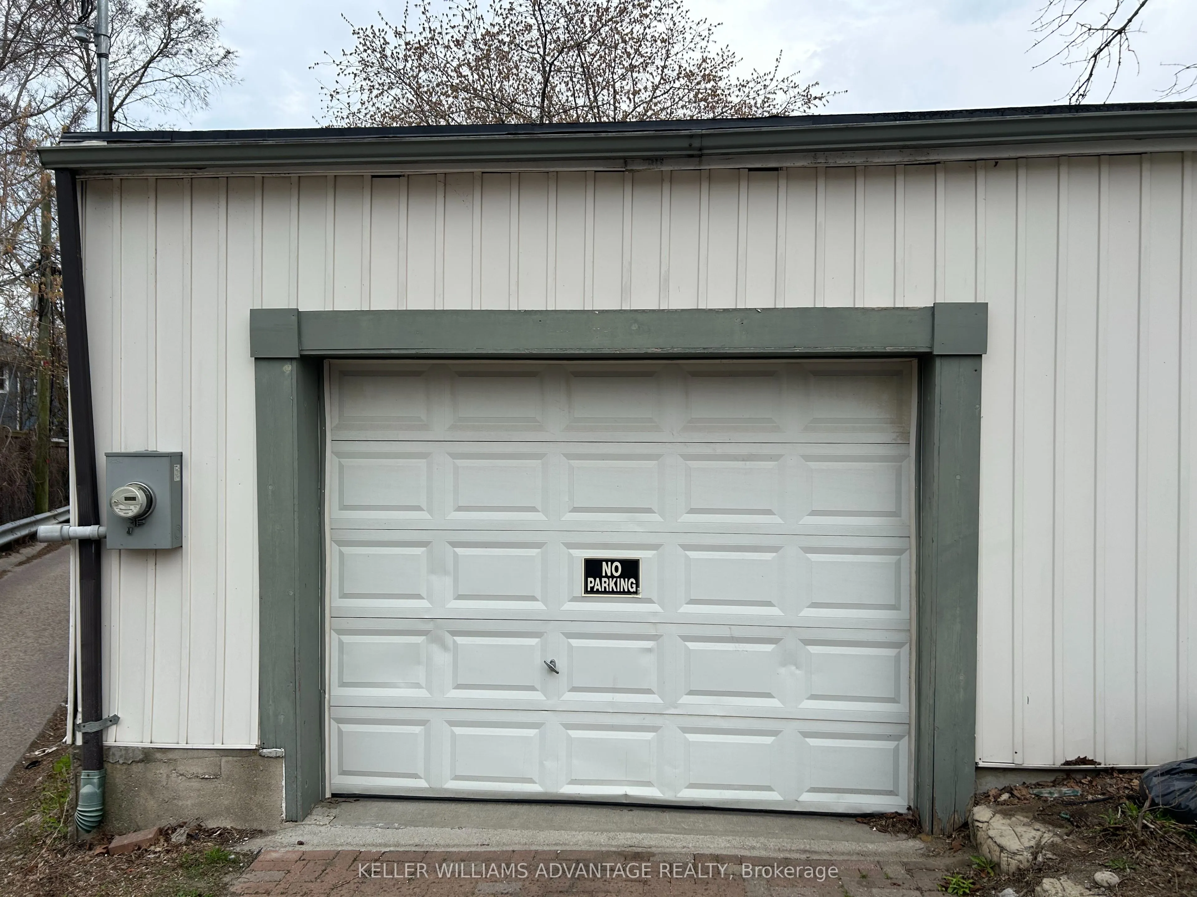 1443 Kingston Road, #garage