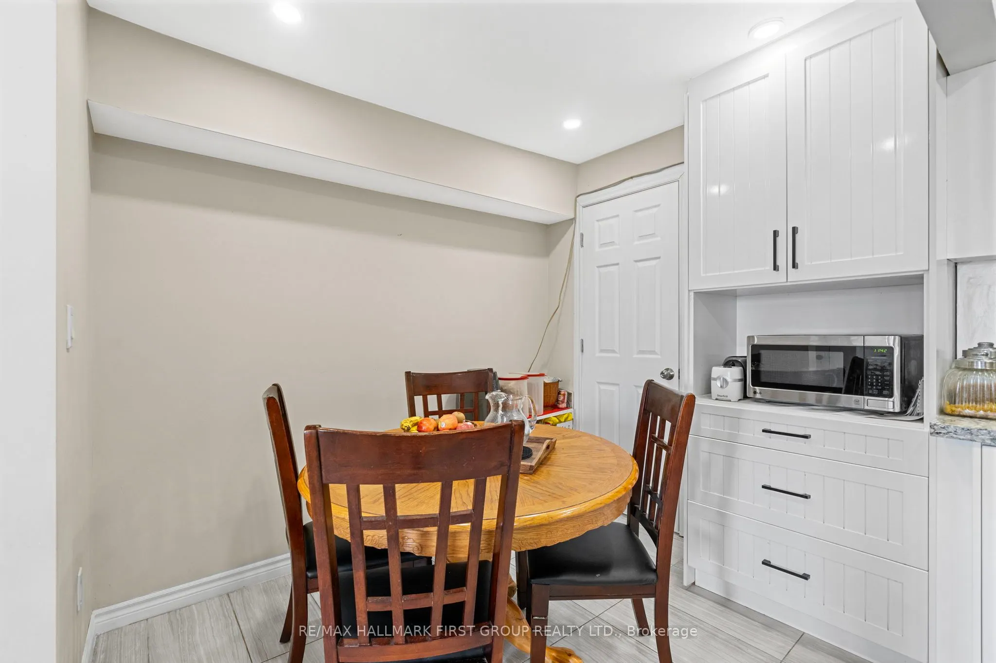10239 Cochrane Road