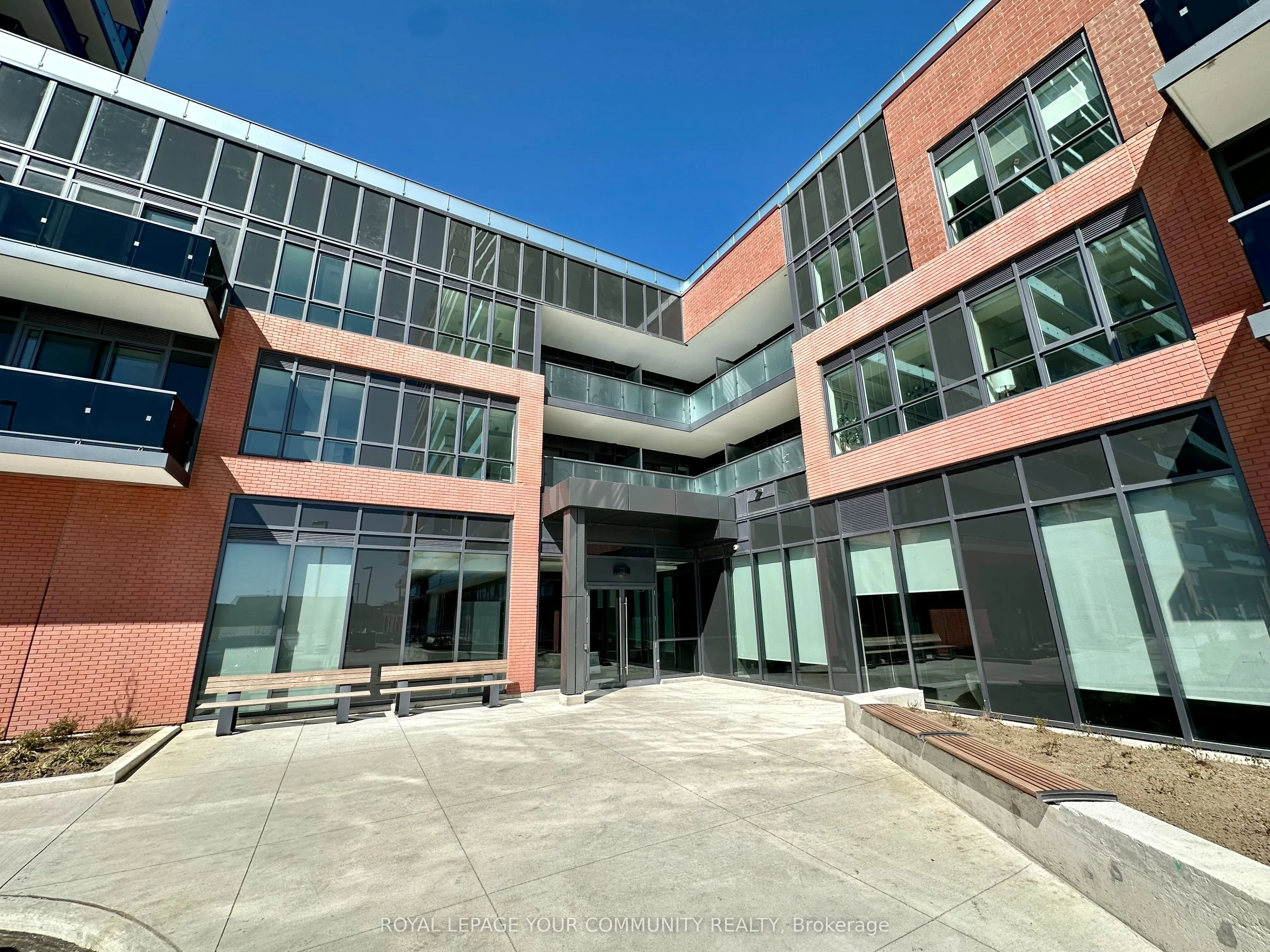 2545 Simcoe Street N, #2001