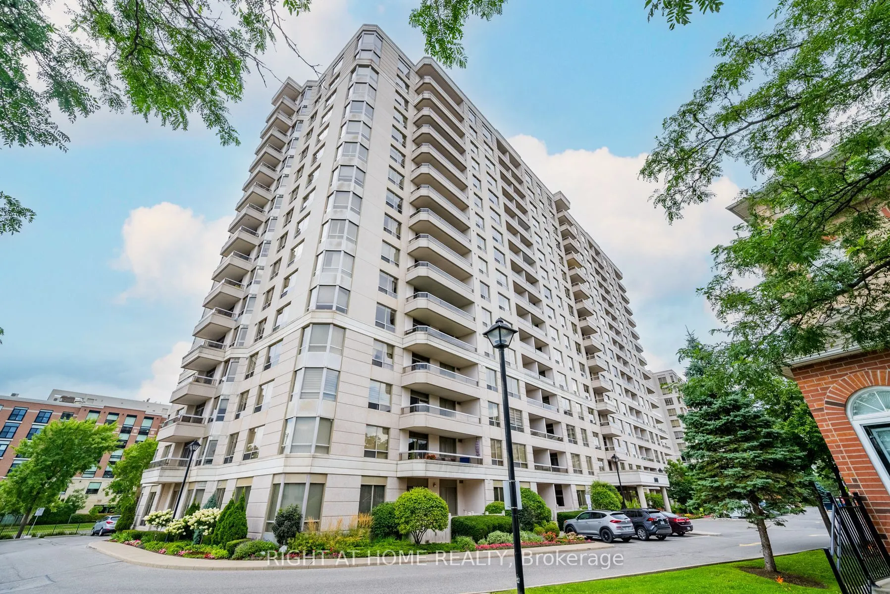 1000 The Esplanade N, #1613