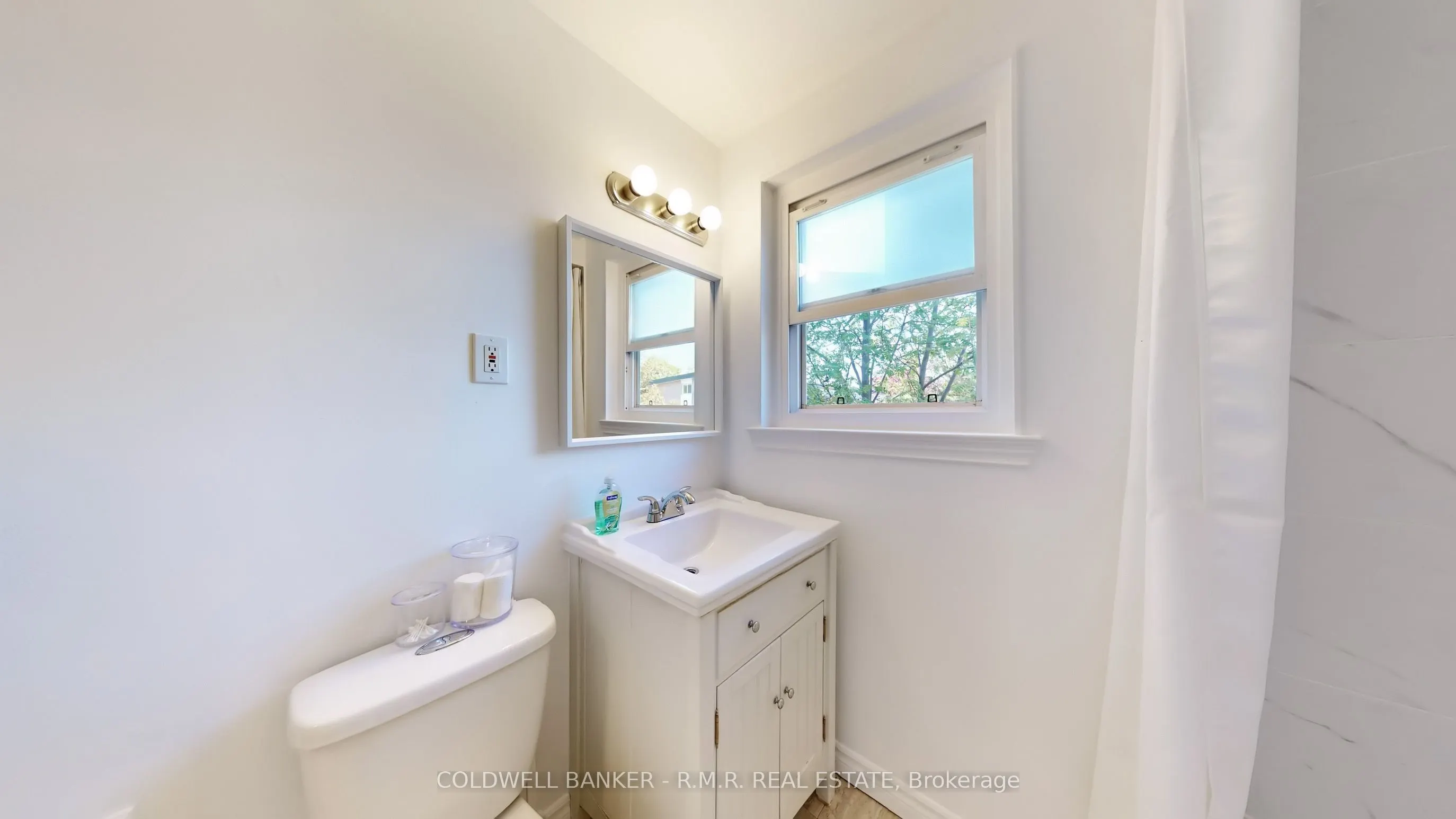 925 Bayly Street, #114