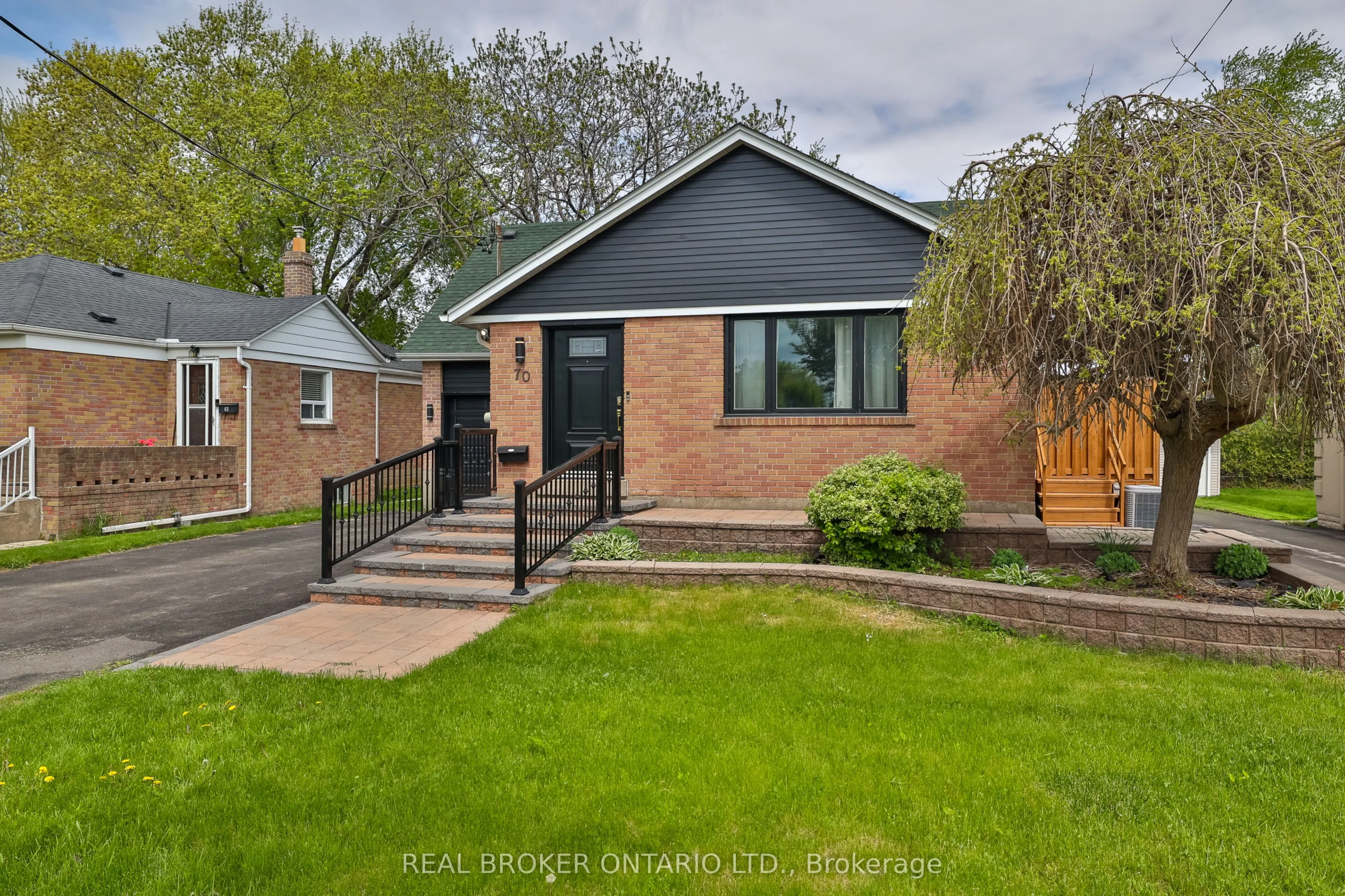 70 Colonial Avenue