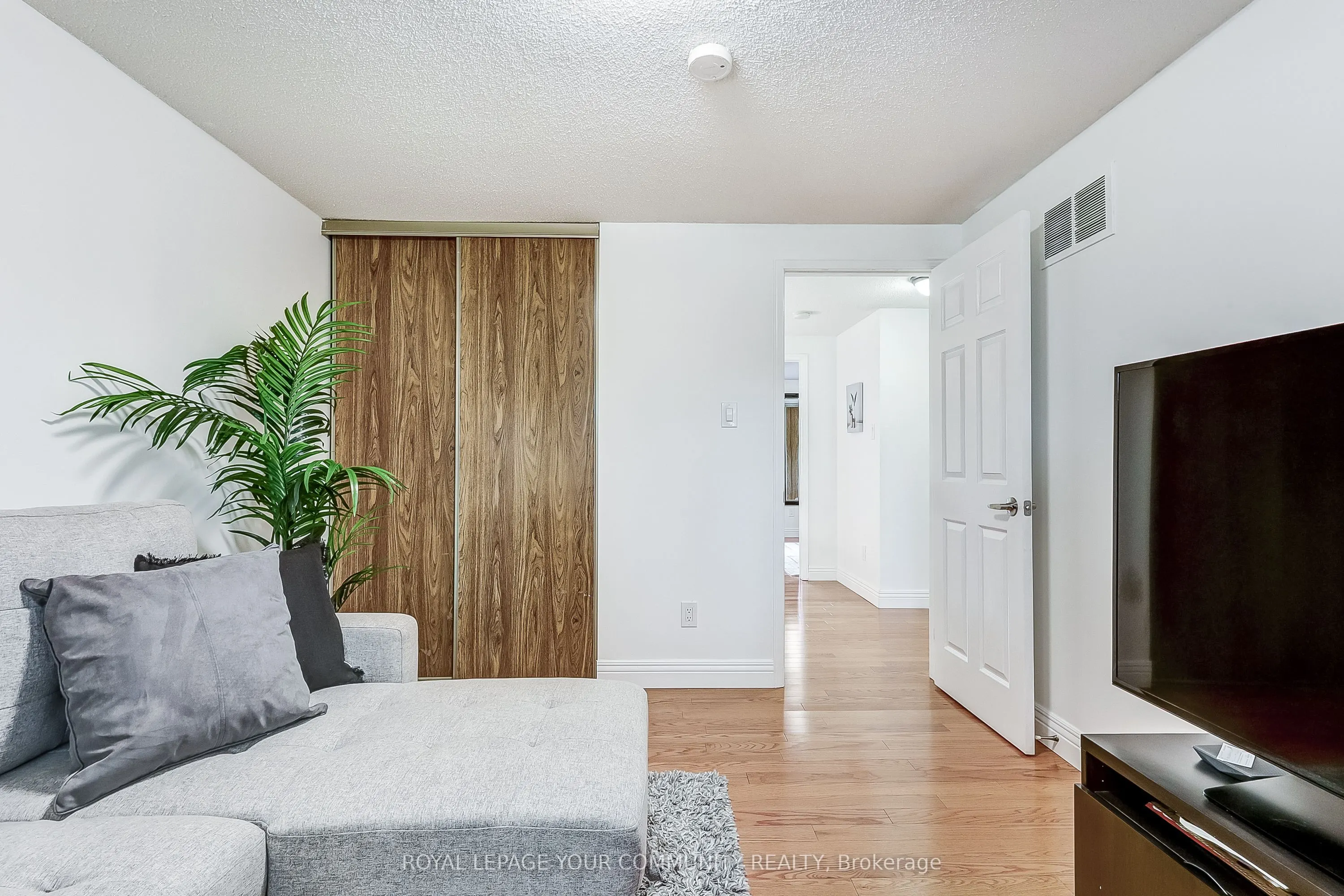 660 Foxwood Trail