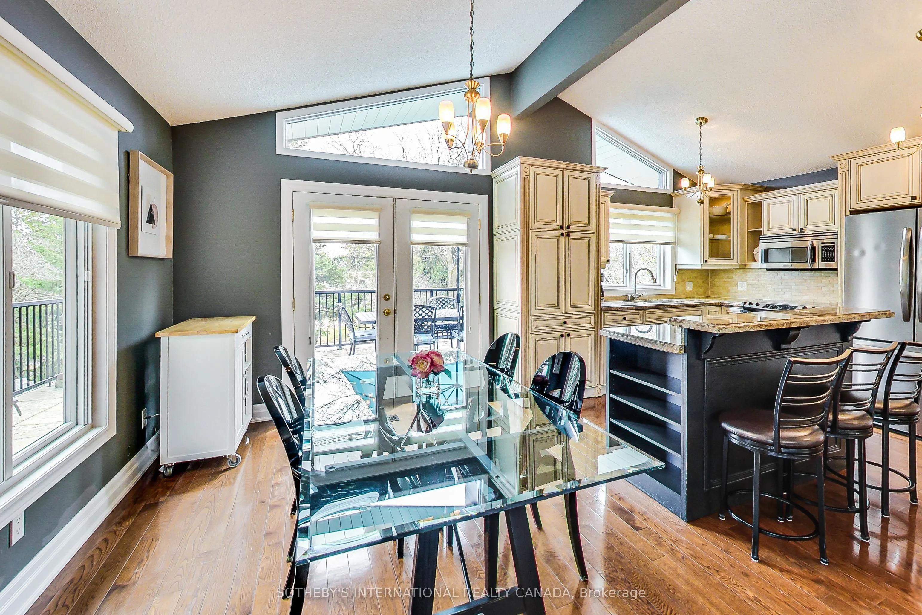 41 Meadowcliffe Drive