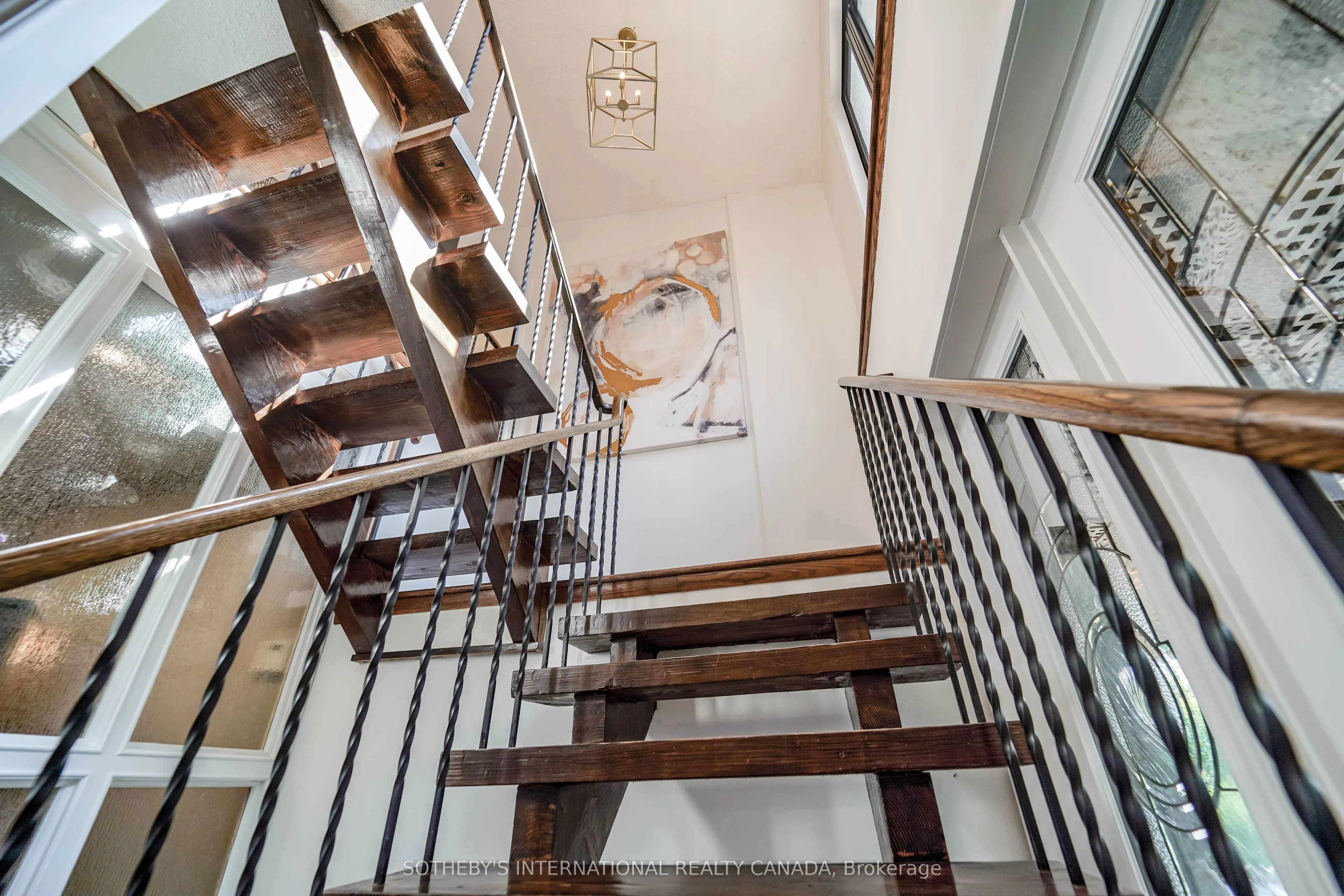 41 Meadowcliffe Drive