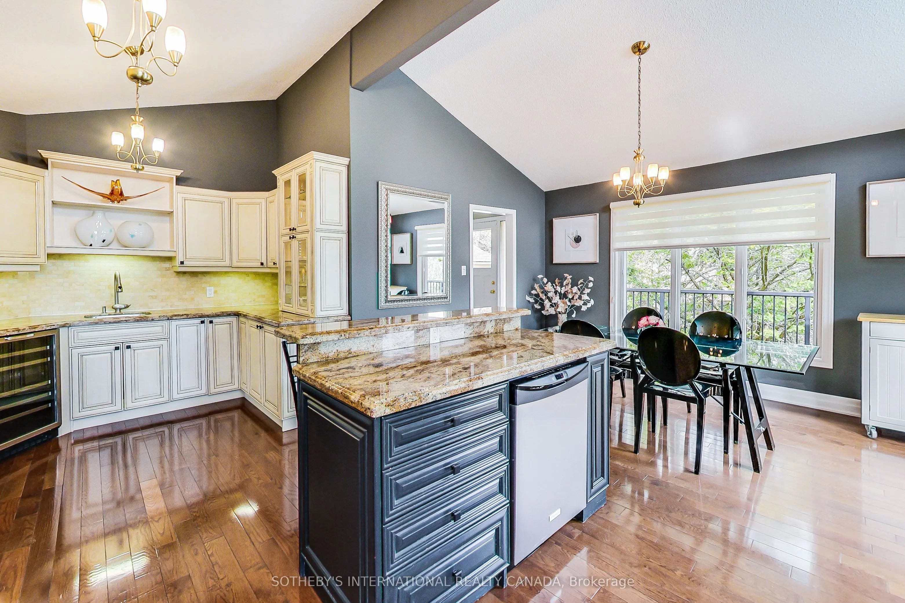 41 Meadowcliffe Drive