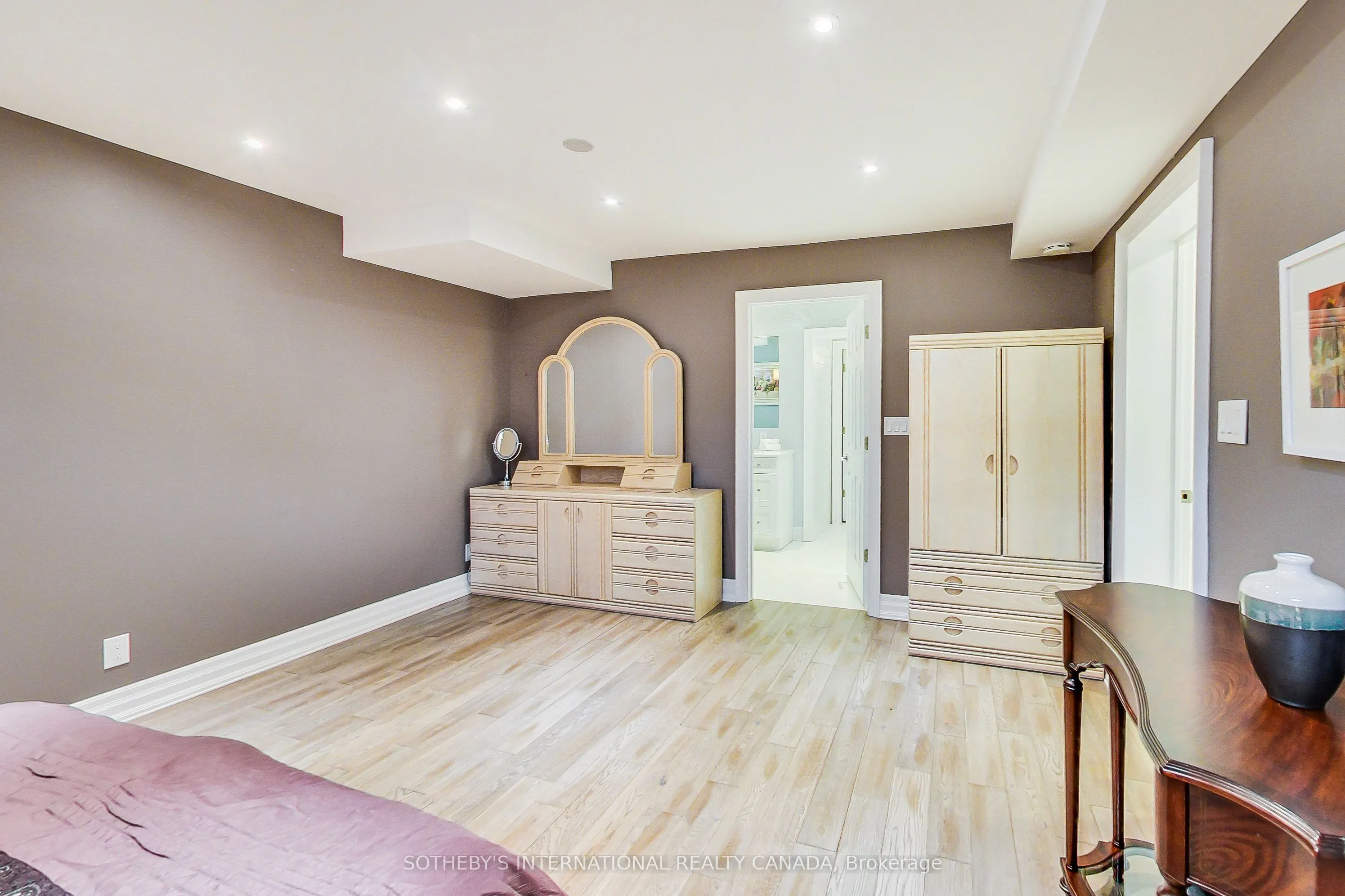 41 Meadowcliffe Drive