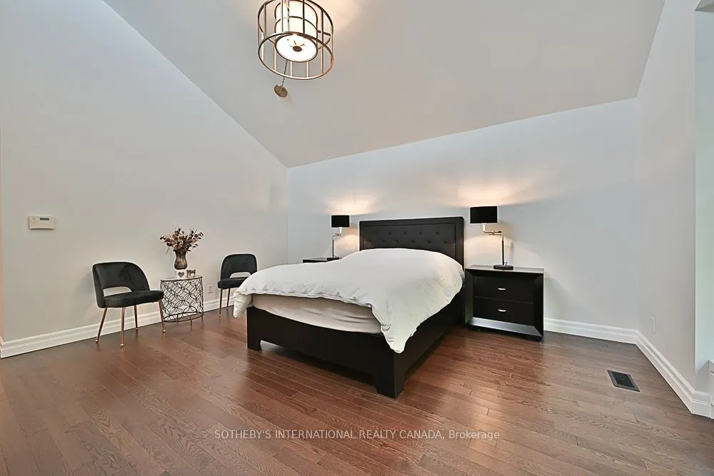 41 Meadowcliffe Drive