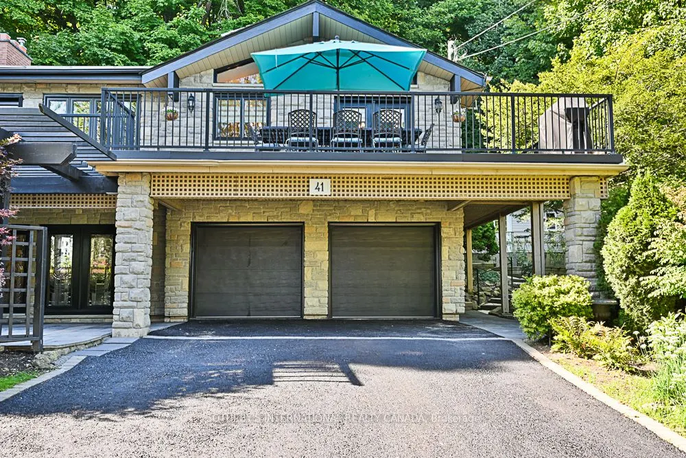 41 Meadowcliffe Drive