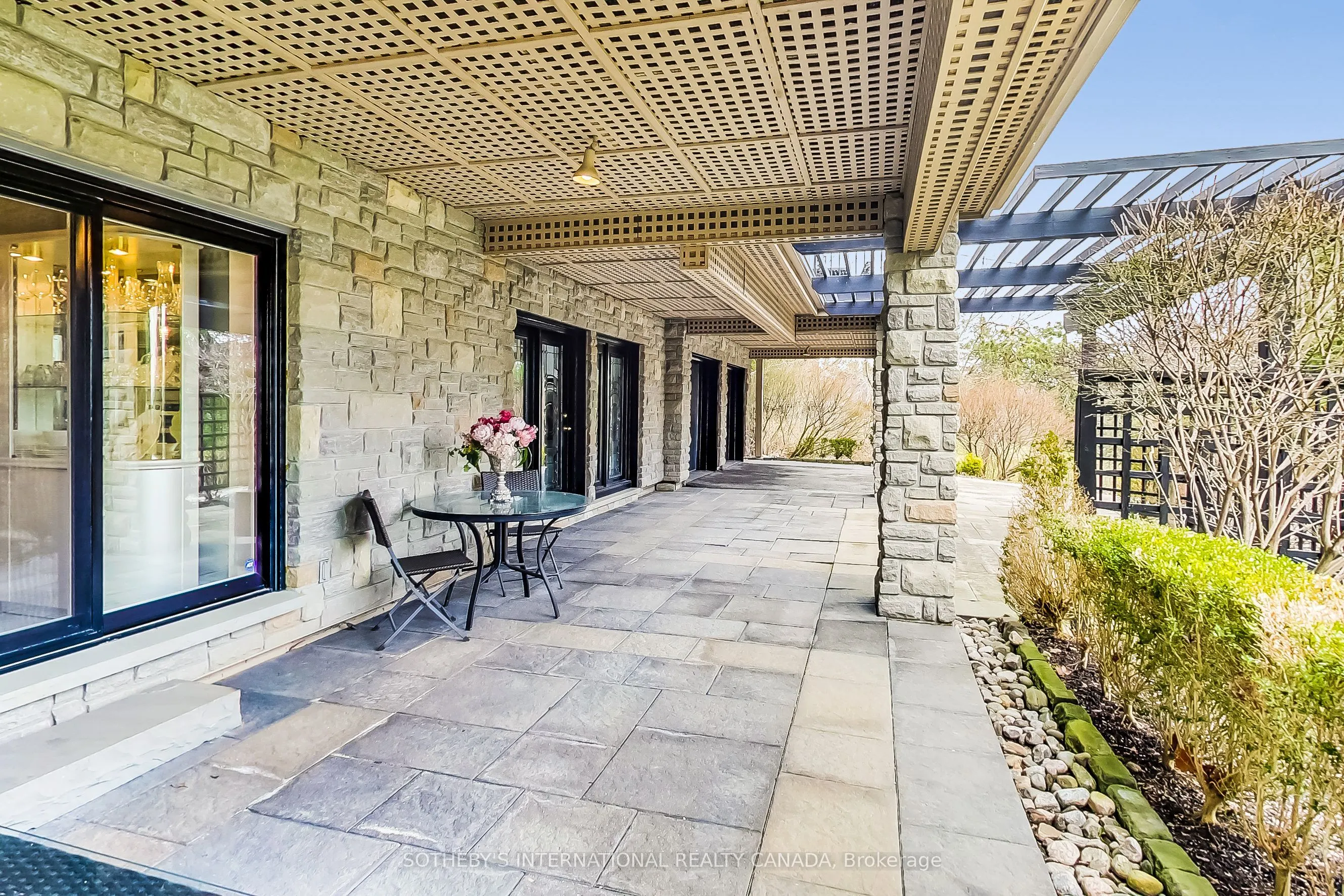 41 Meadowcliffe Drive