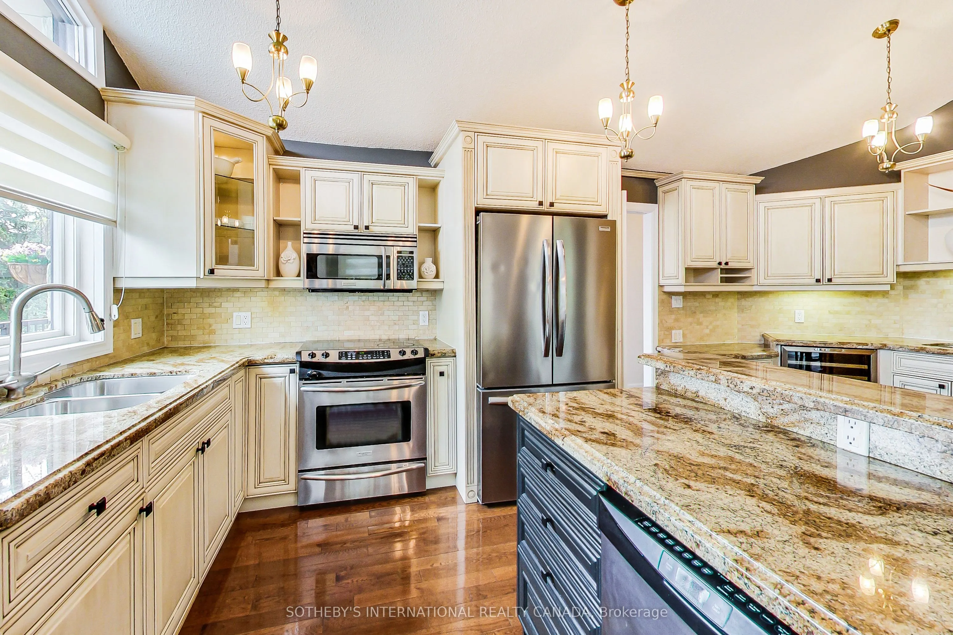 41 Meadowcliffe Drive
