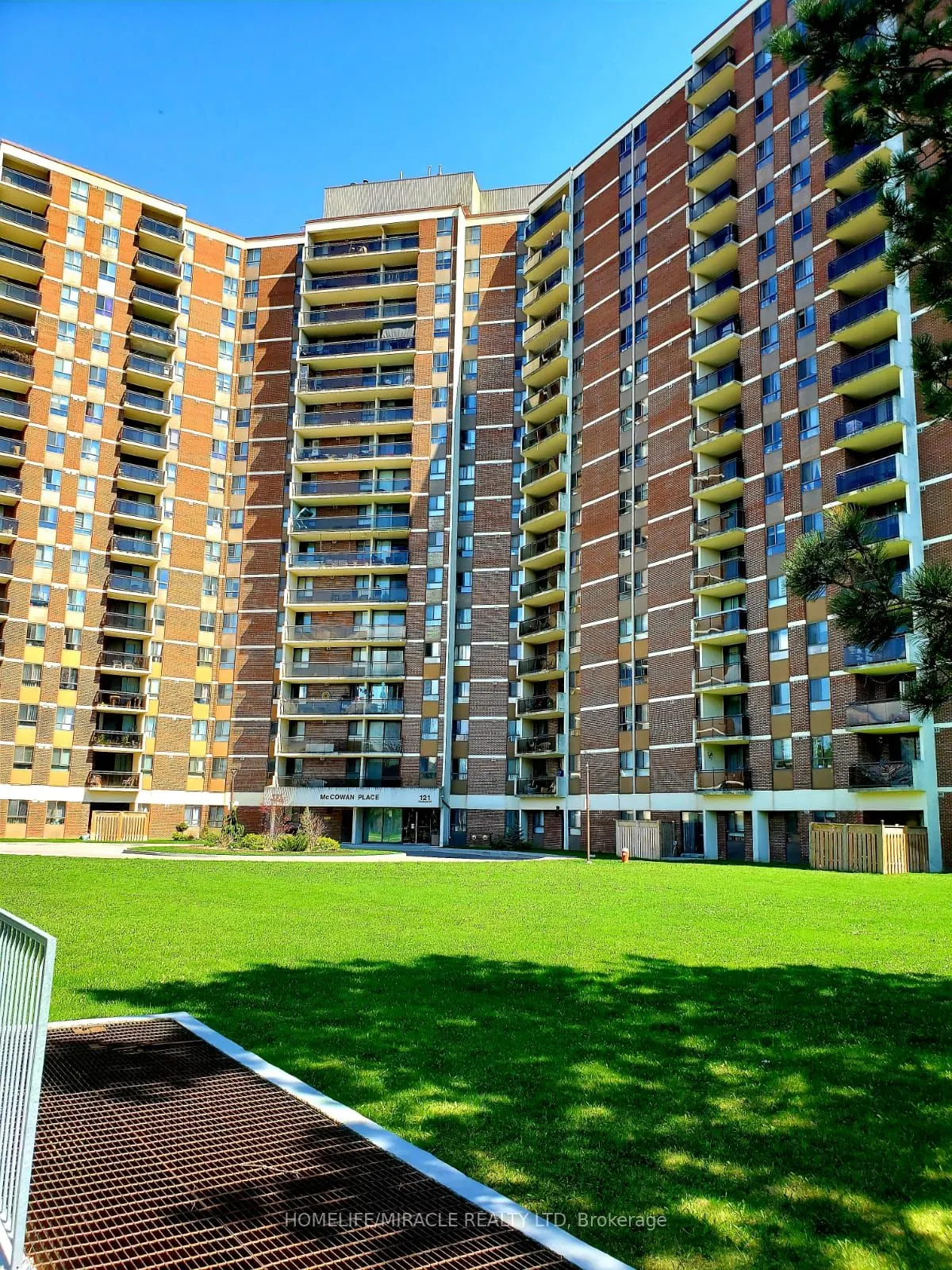 121 Trudelle Street, #814
