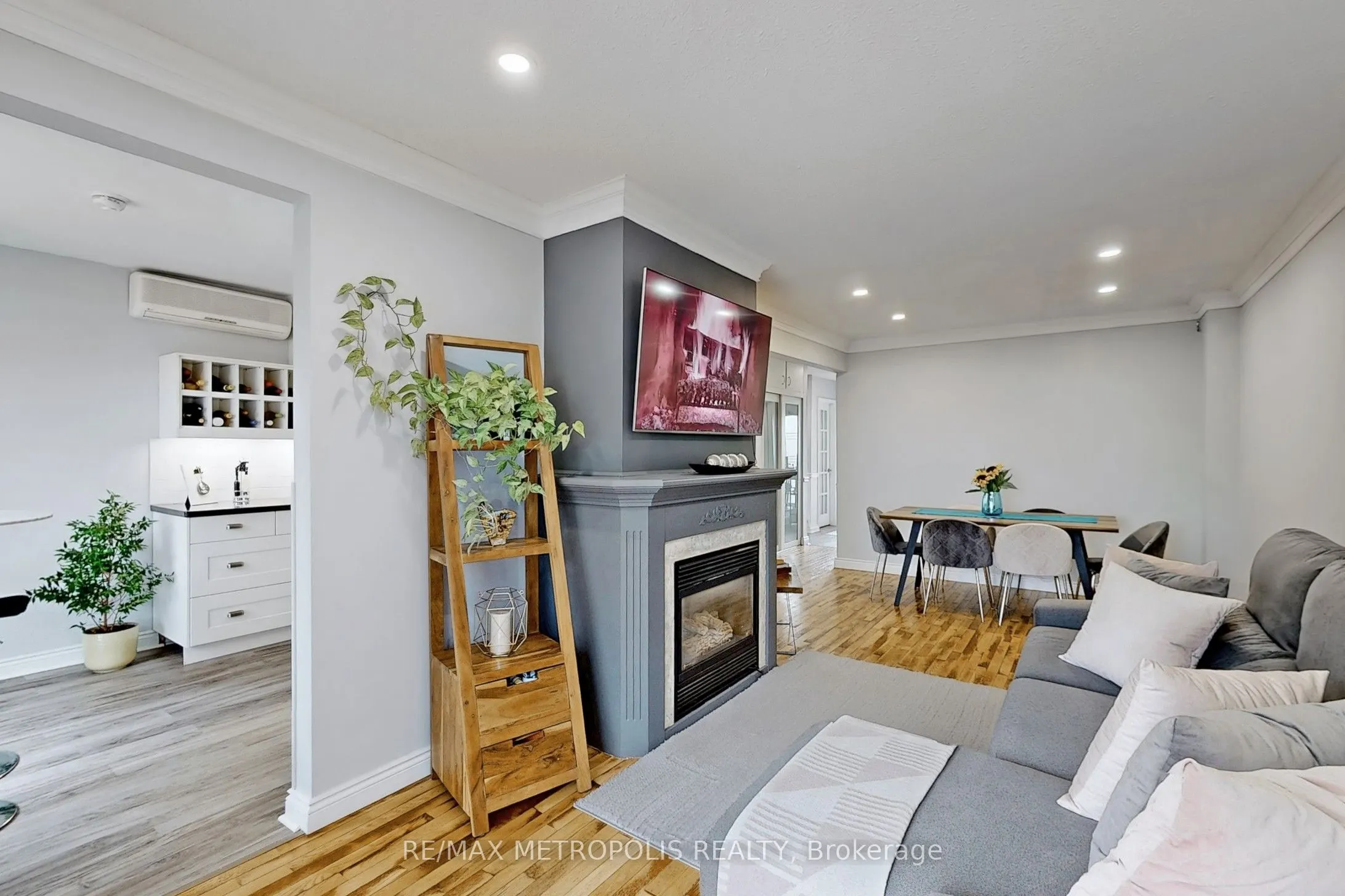 5 Thomas Street