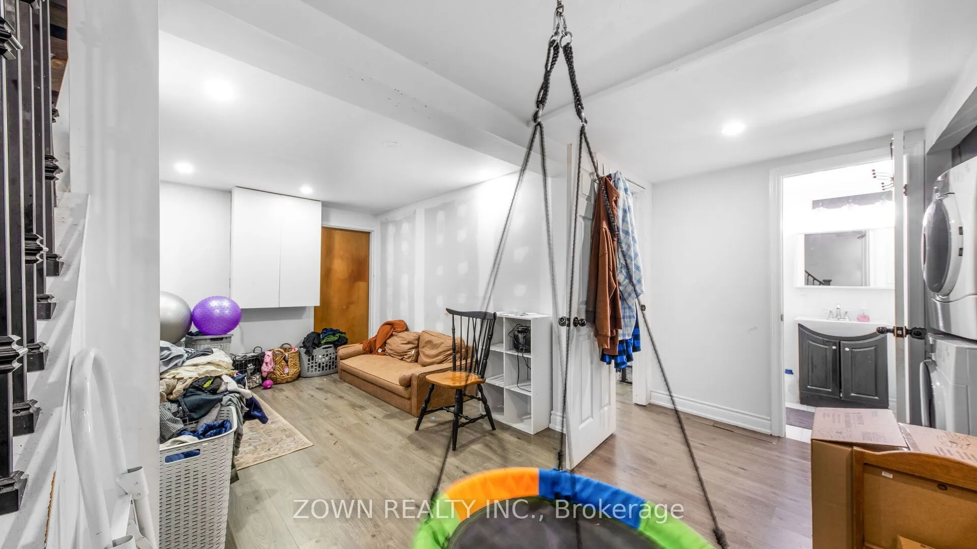401 Wenworth Street W, #32