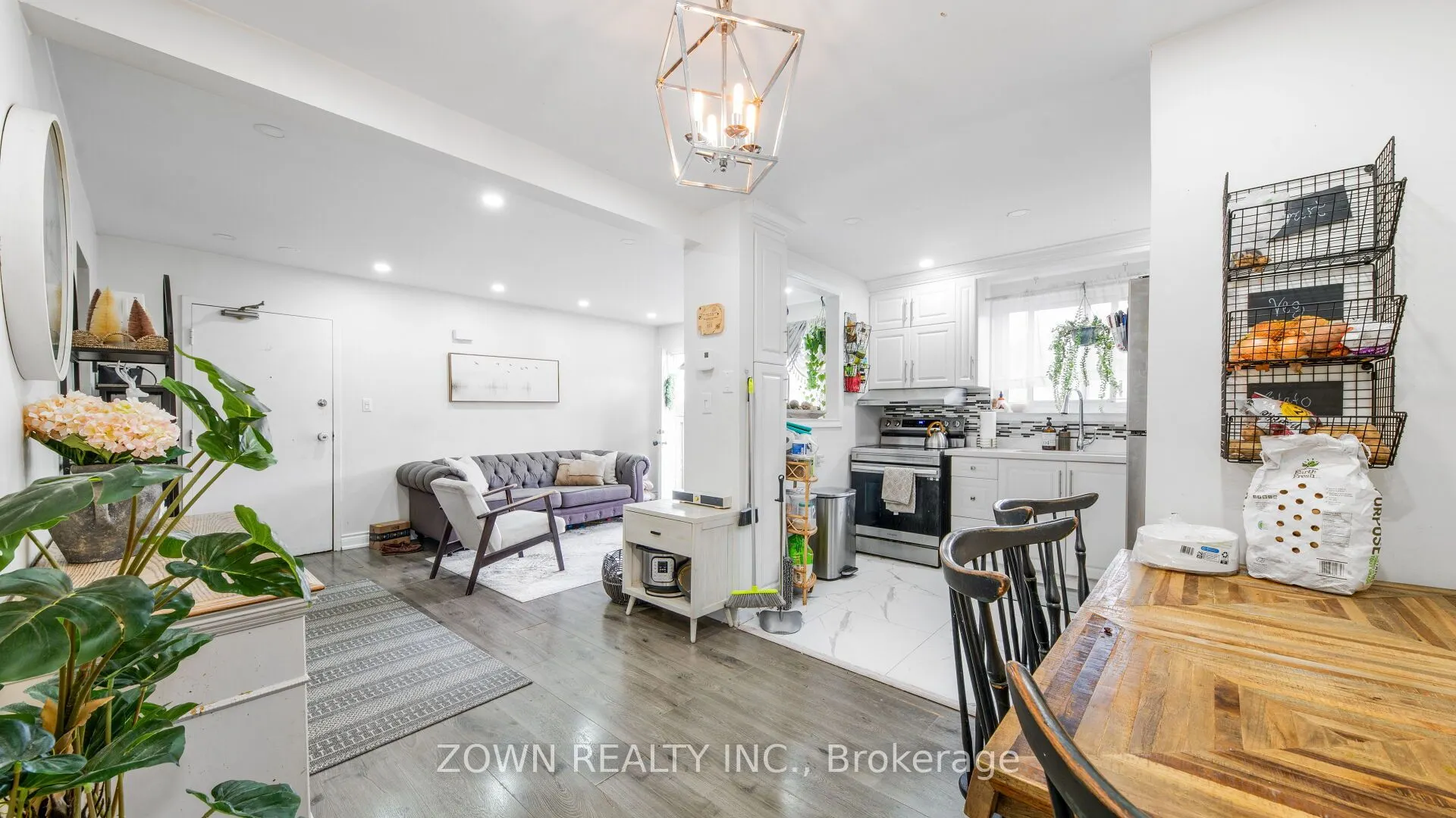 401 Wenworth Street W, #32