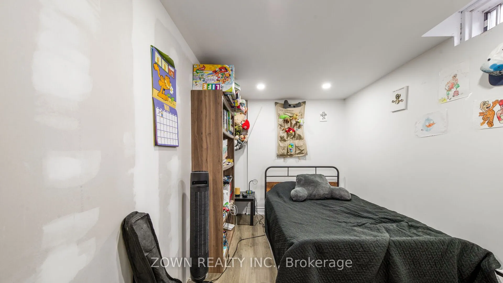 401 Wenworth Street W, #32