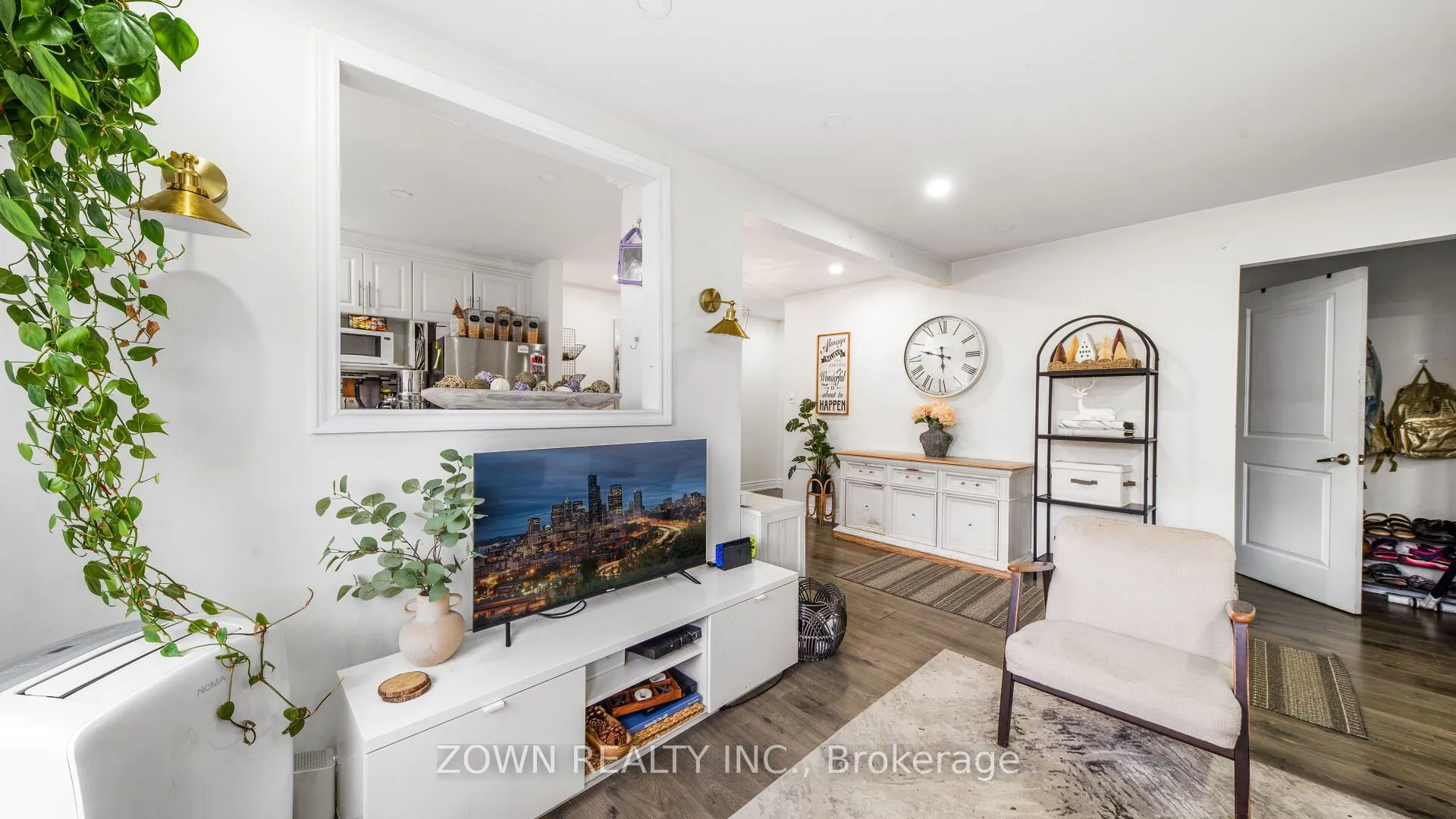 401 Wenworth Street W, #32