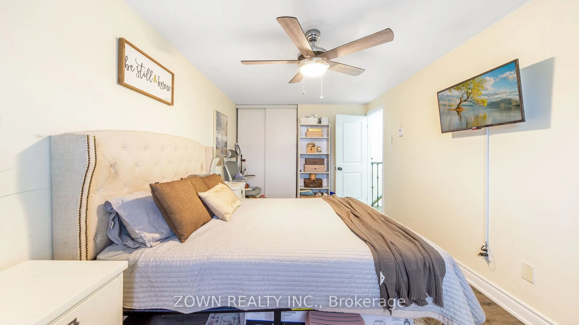 401 Wenworth Street W, #32