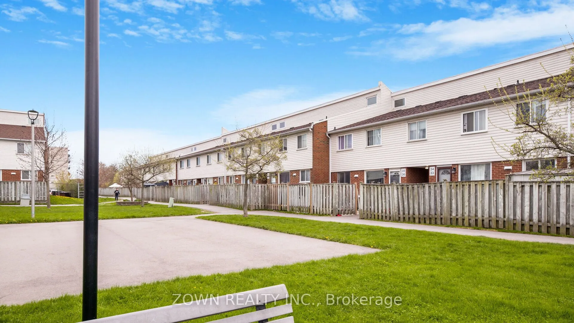 401 Wenworth Street W, #32