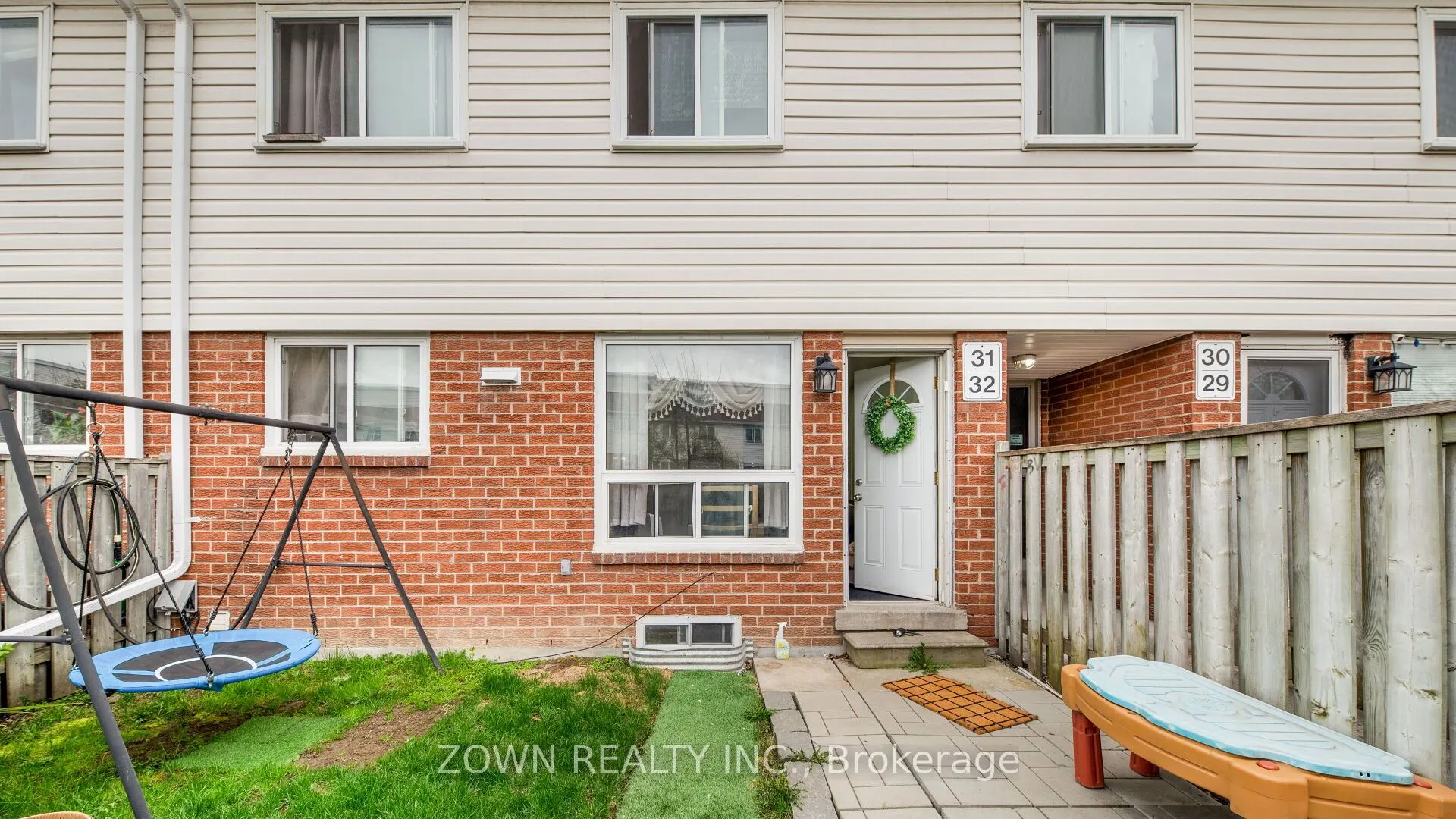 401 Wenworth Street W, #32