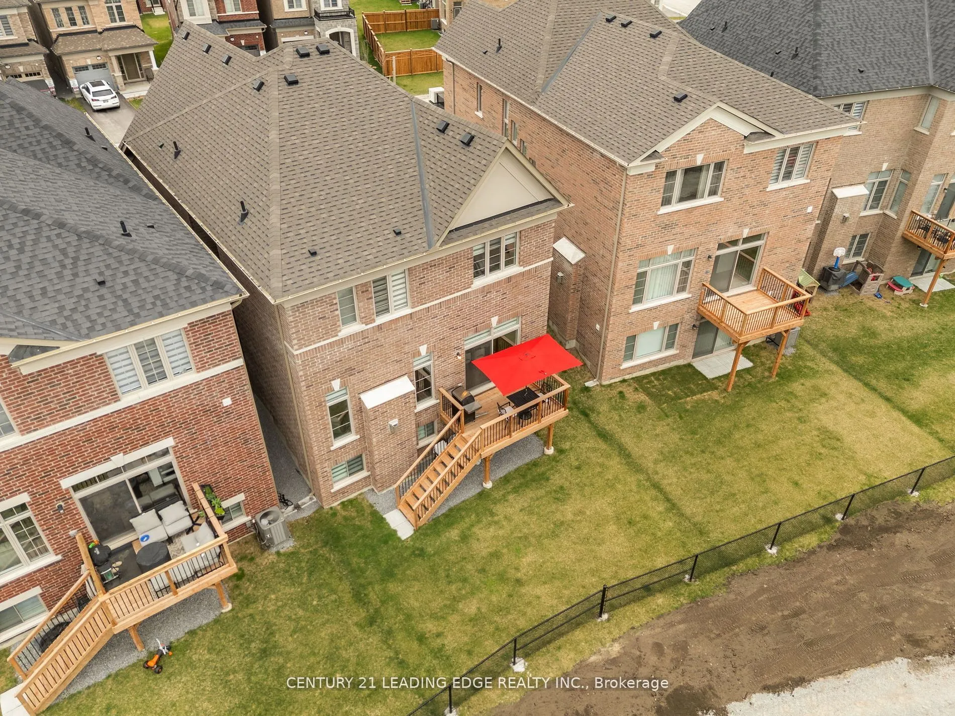 89 Deer Ridge Crescent