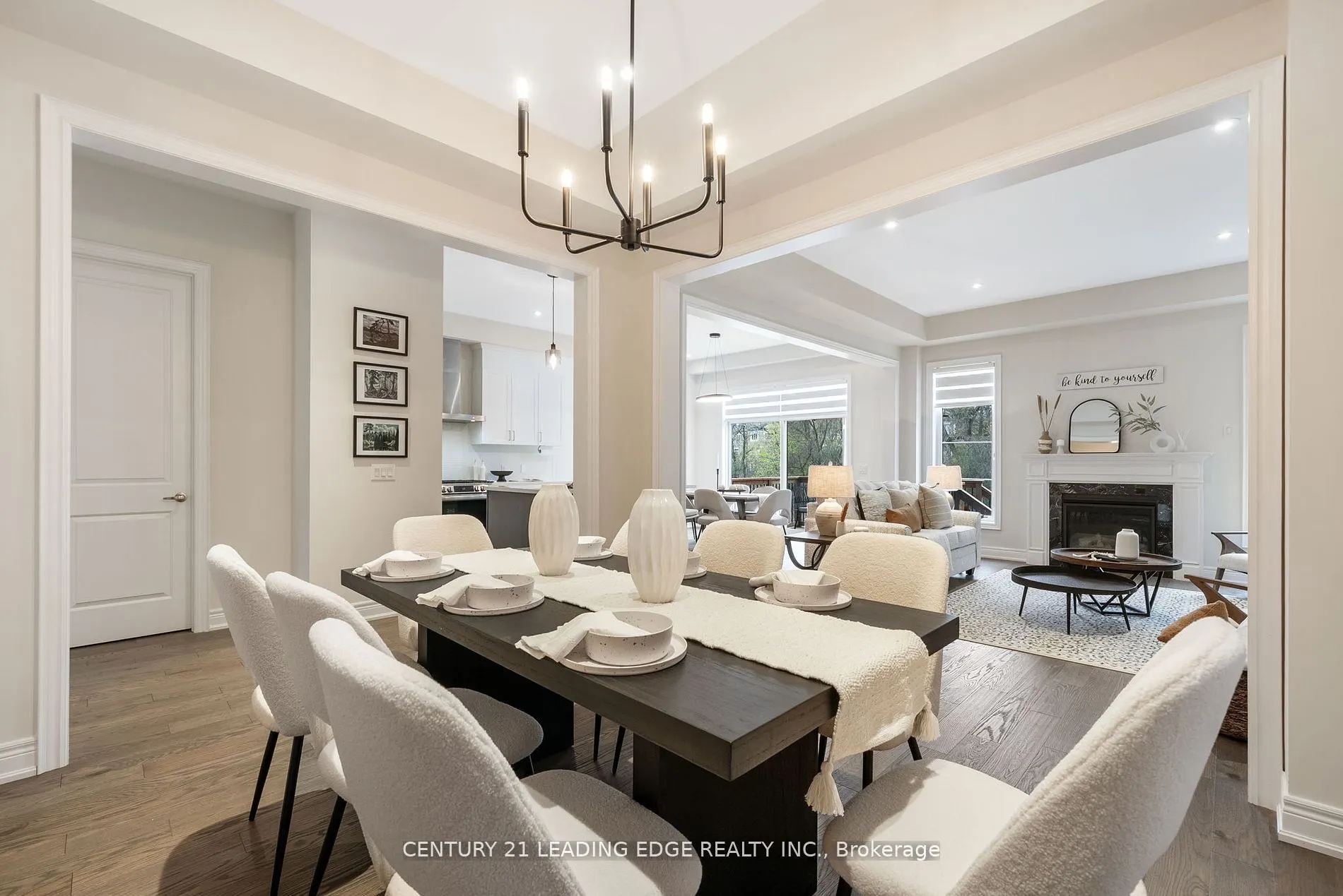 89 Deer Ridge Crescent
