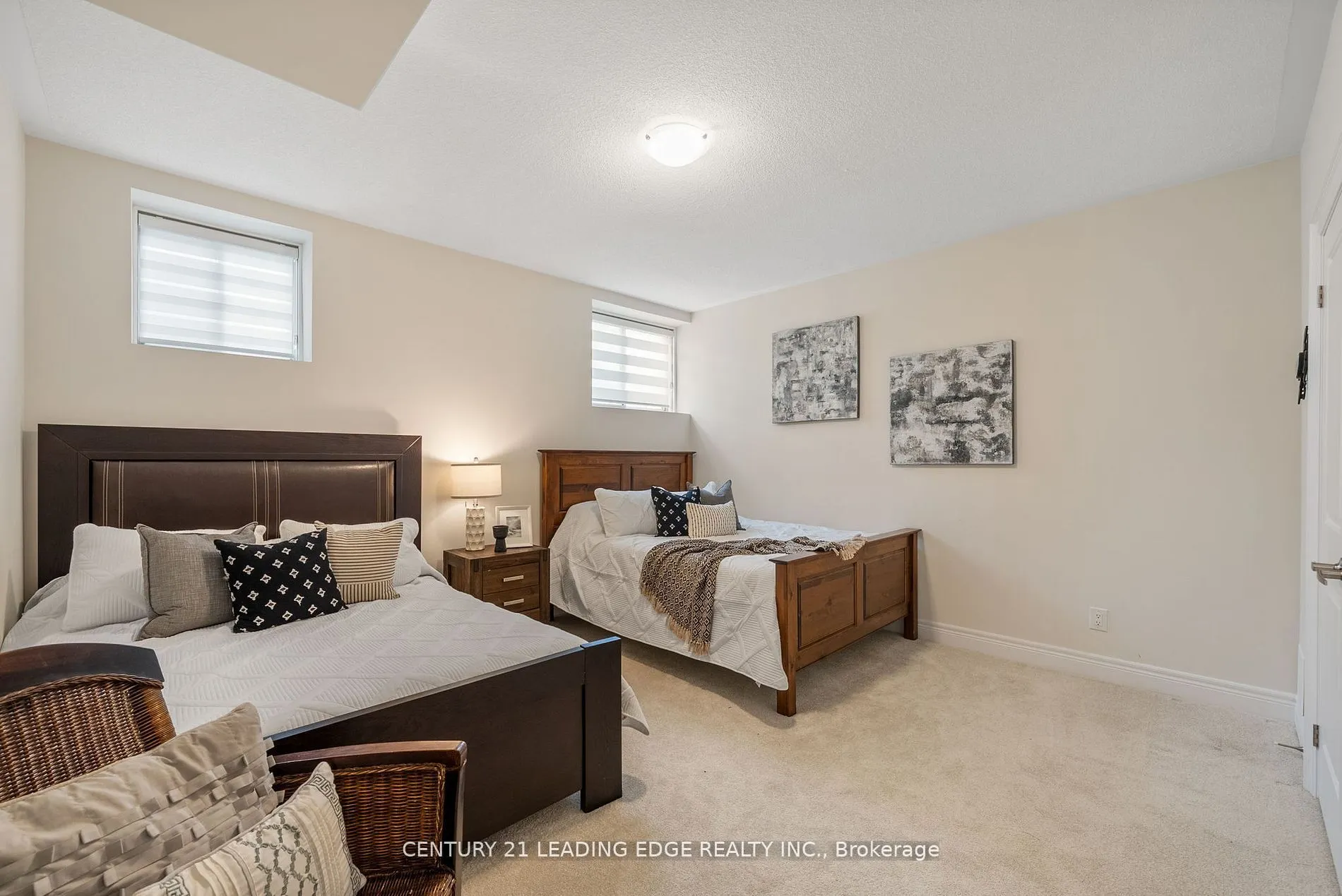 89 Deer Ridge Crescent