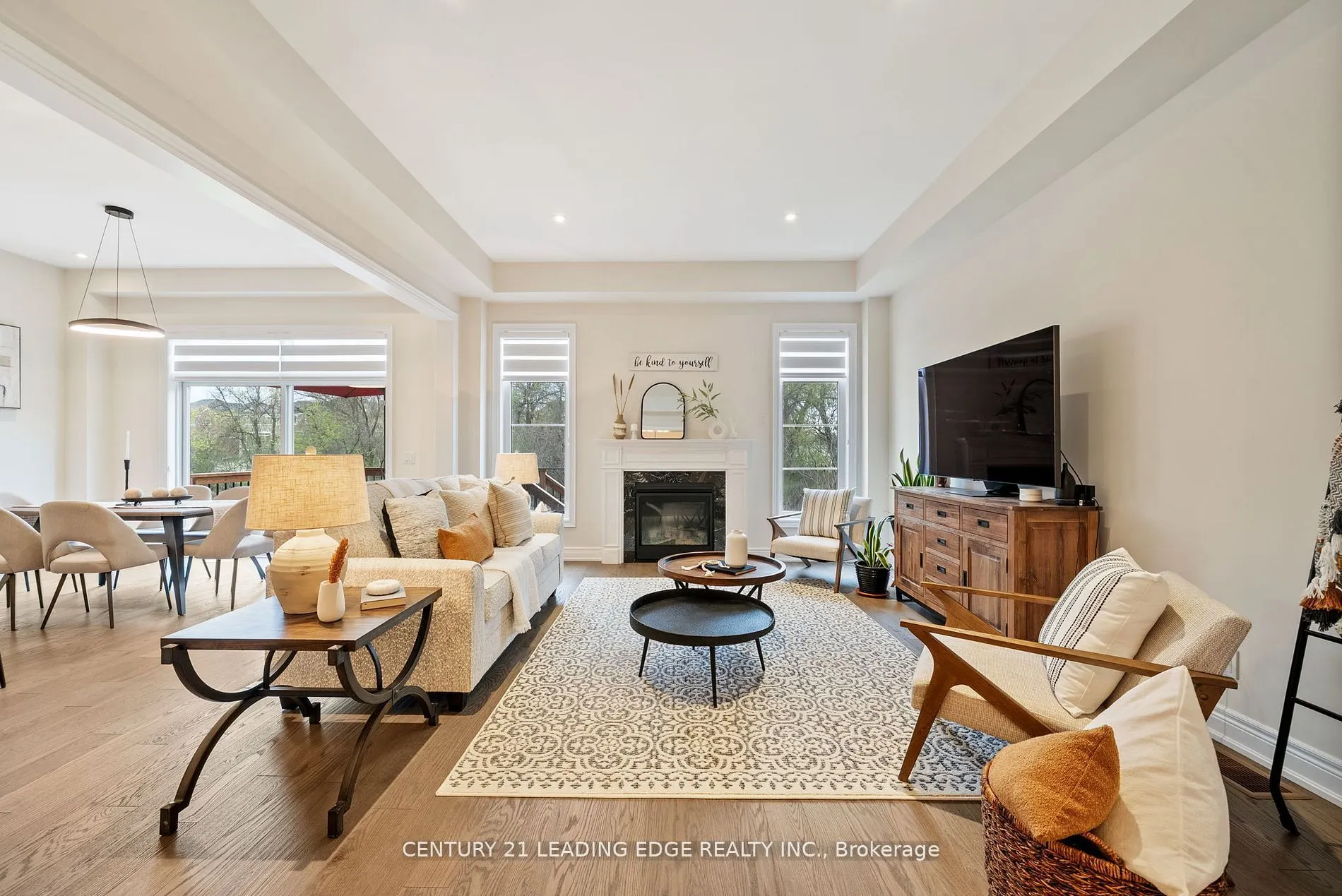 89 Deer Ridge Crescent