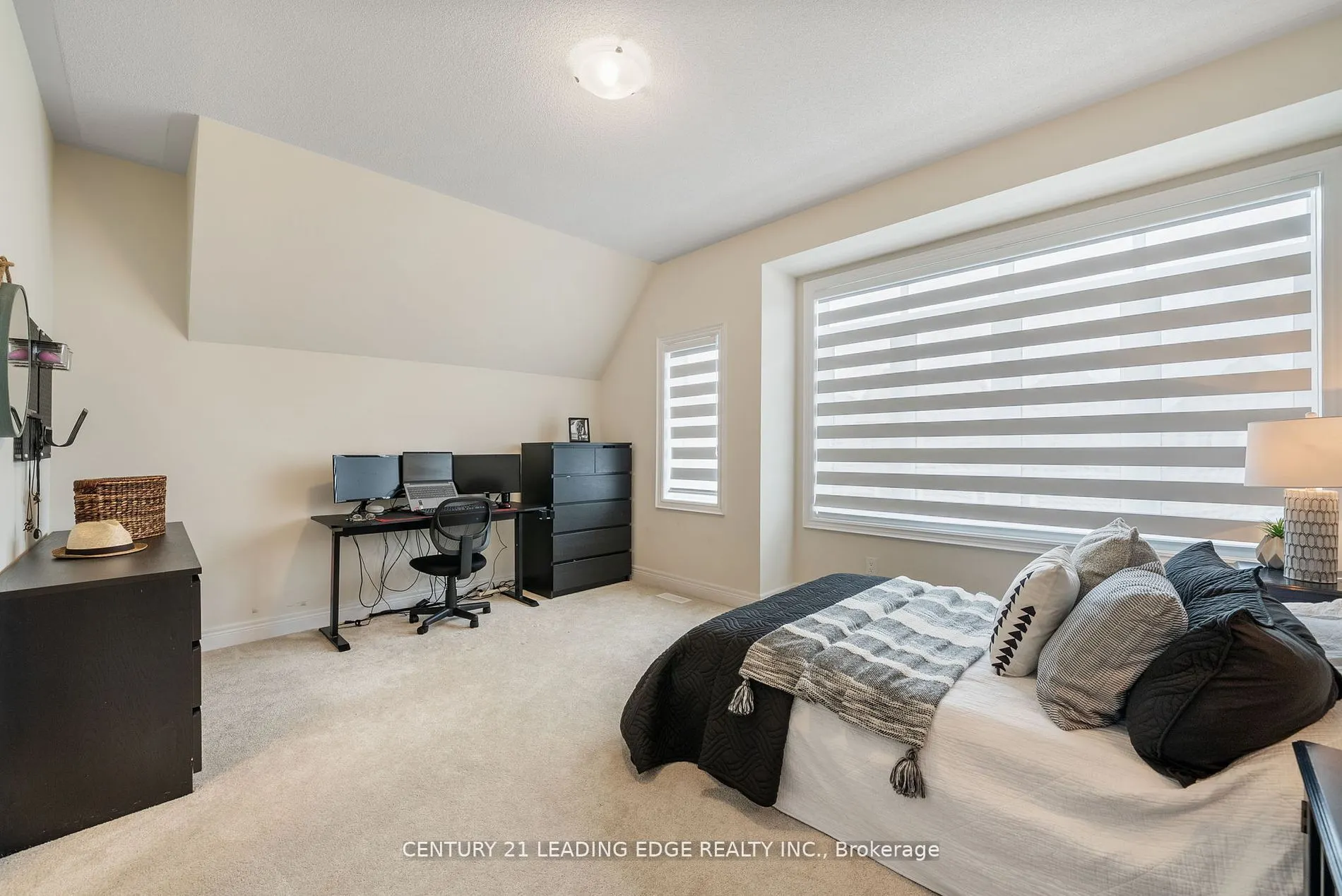 89 Deer Ridge Crescent