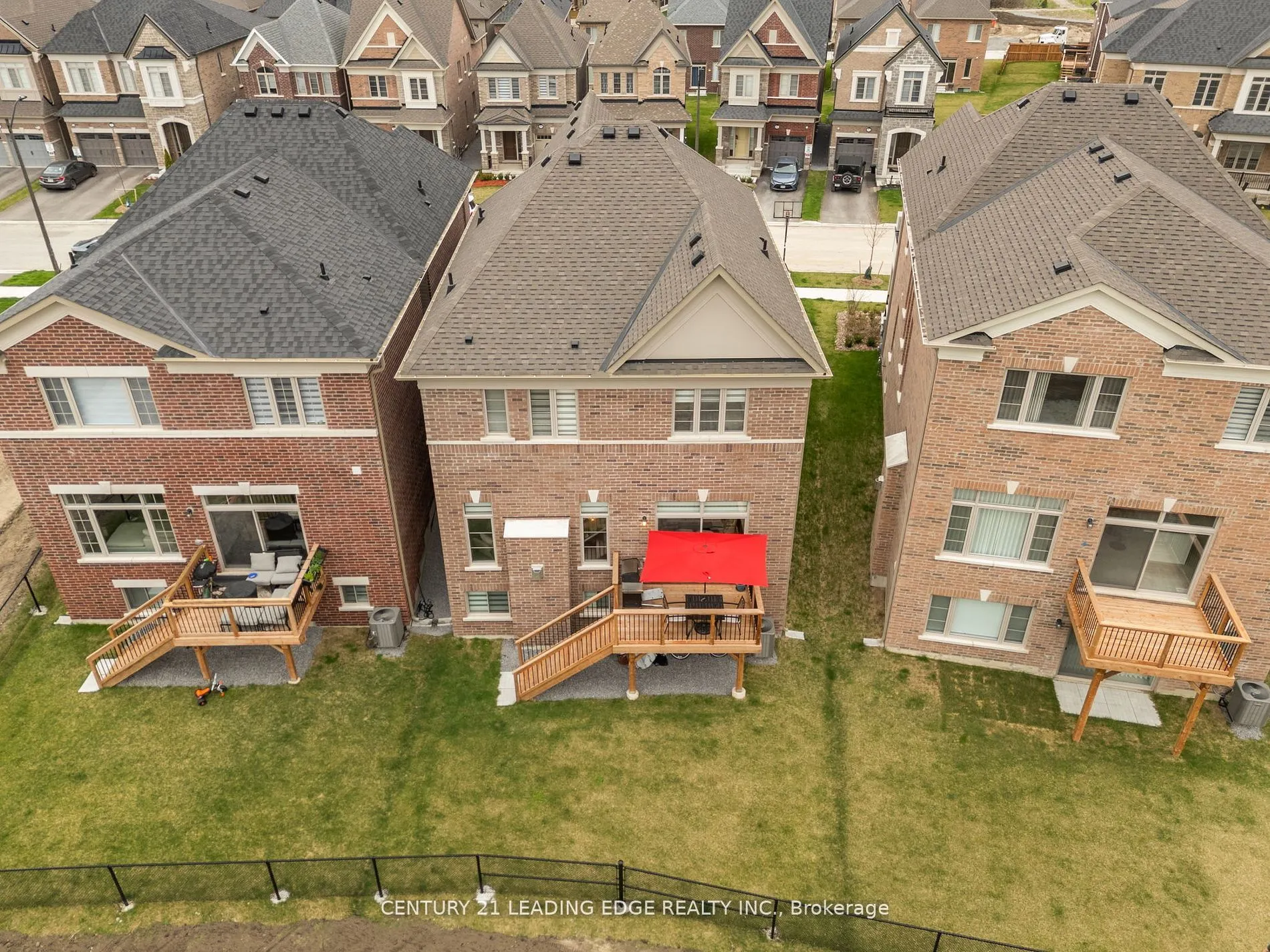 89 Deer Ridge Crescent