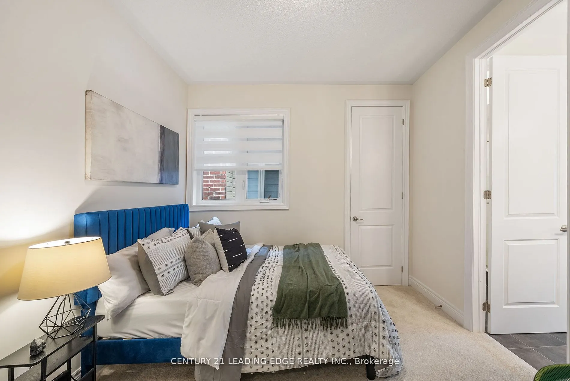 89 Deer Ridge Crescent