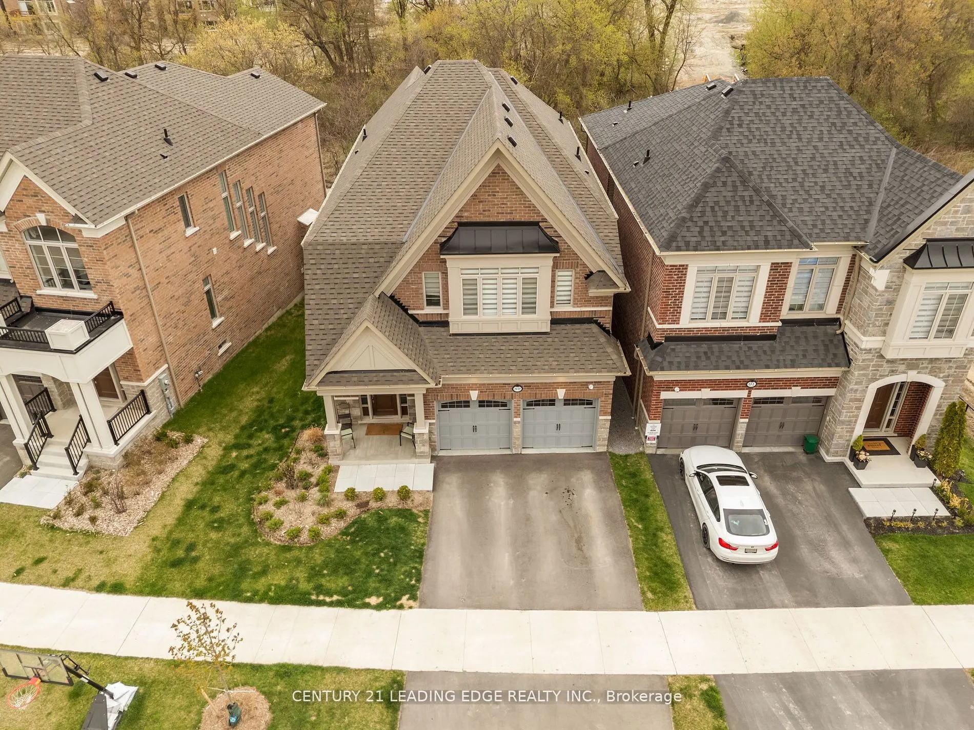 89 Deer Ridge Crescent
