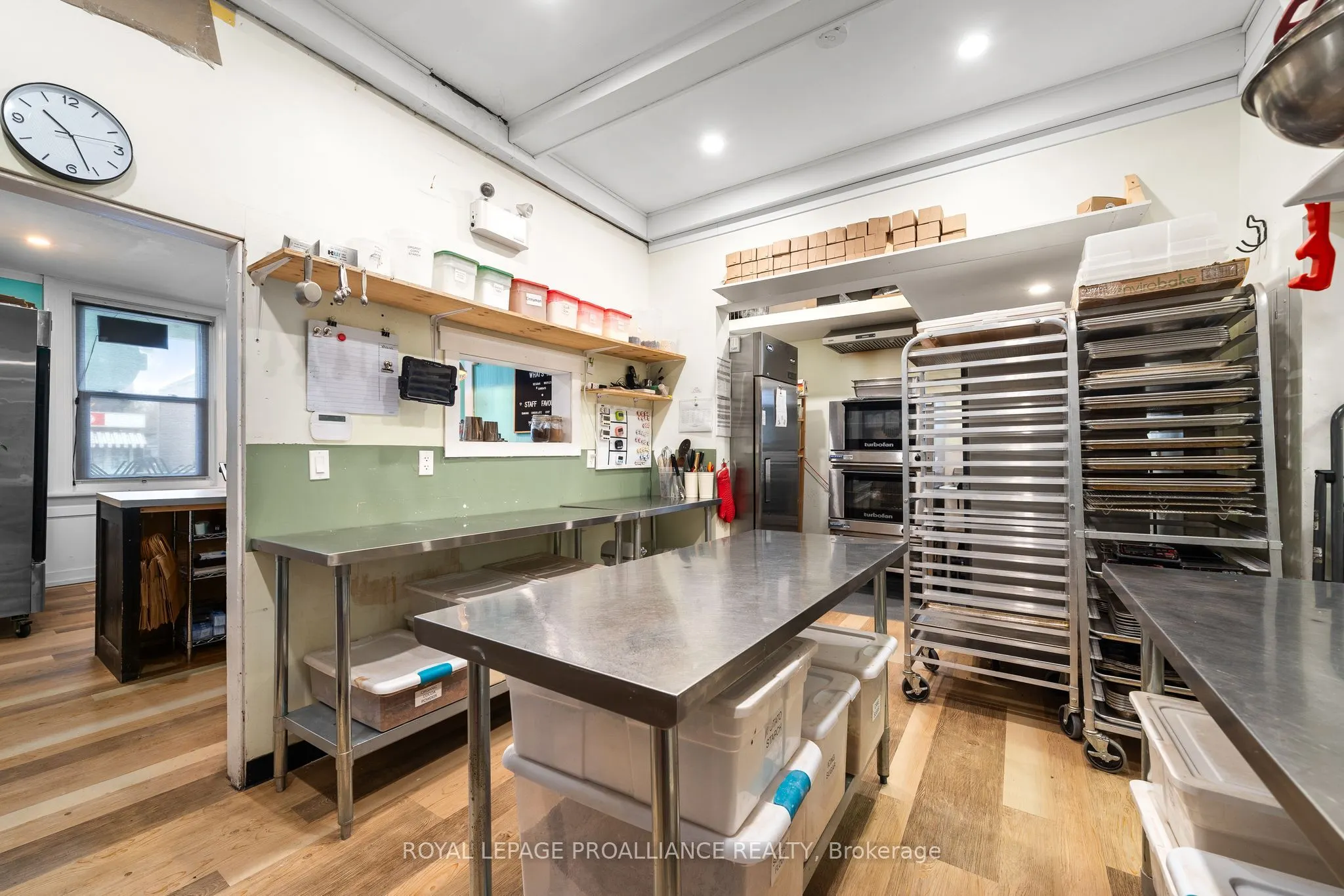 29 King Avenue E