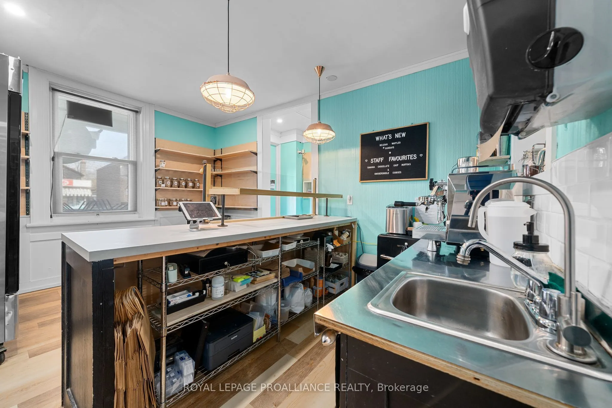 29 King Avenue E