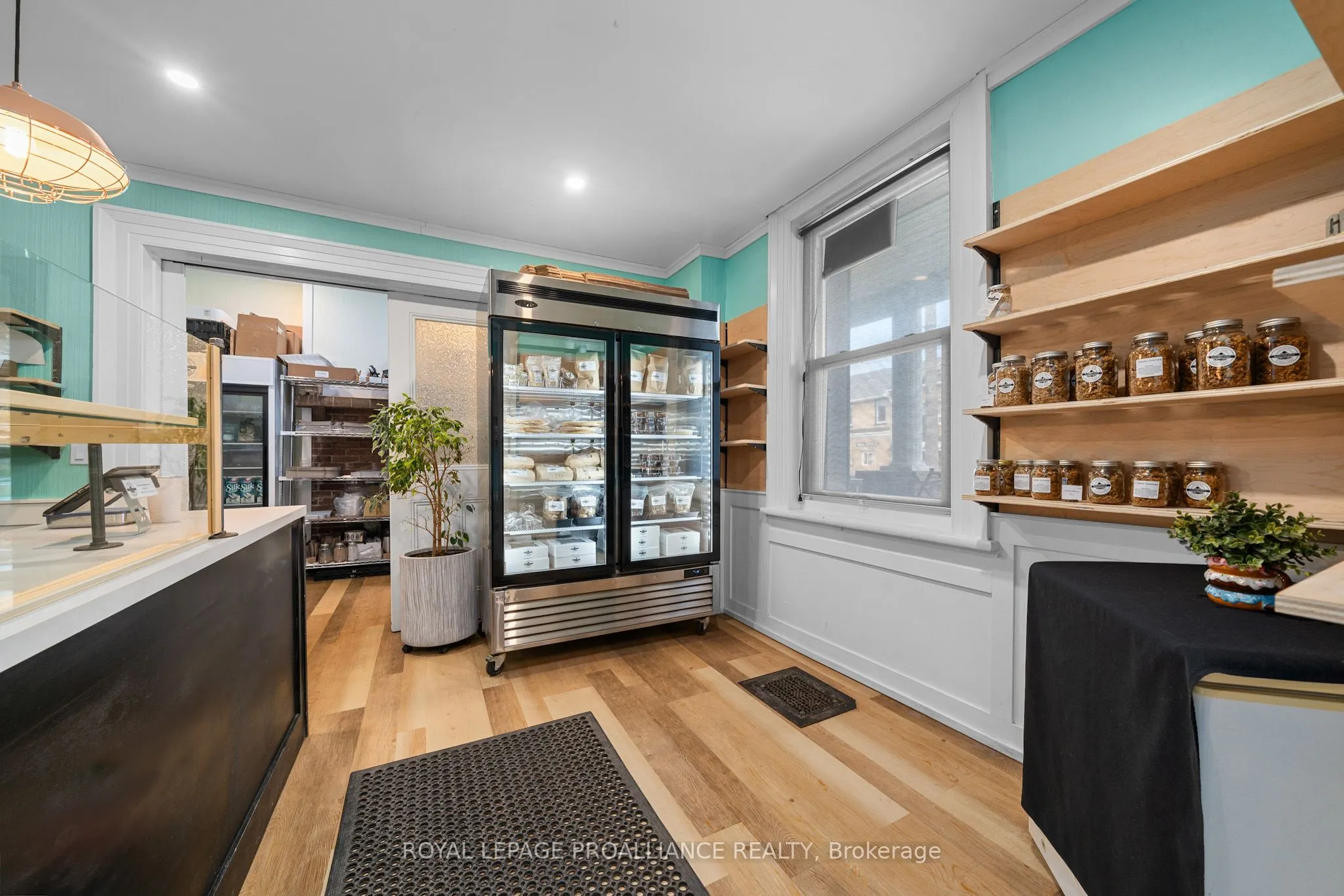 29 King Avenue E