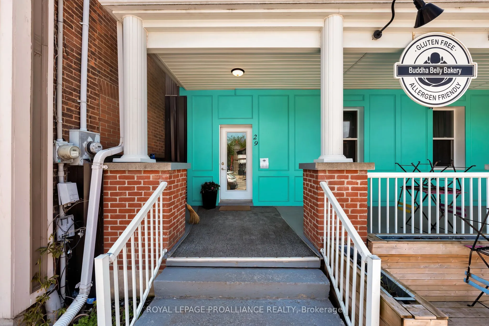 29 King Avenue E