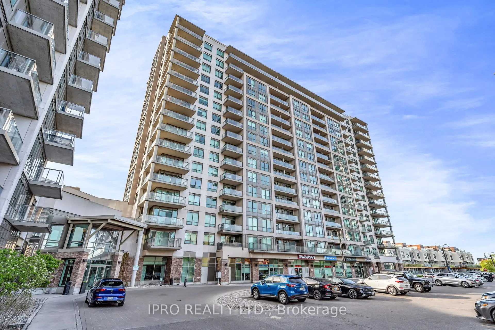 1235 Bayly Street, #906