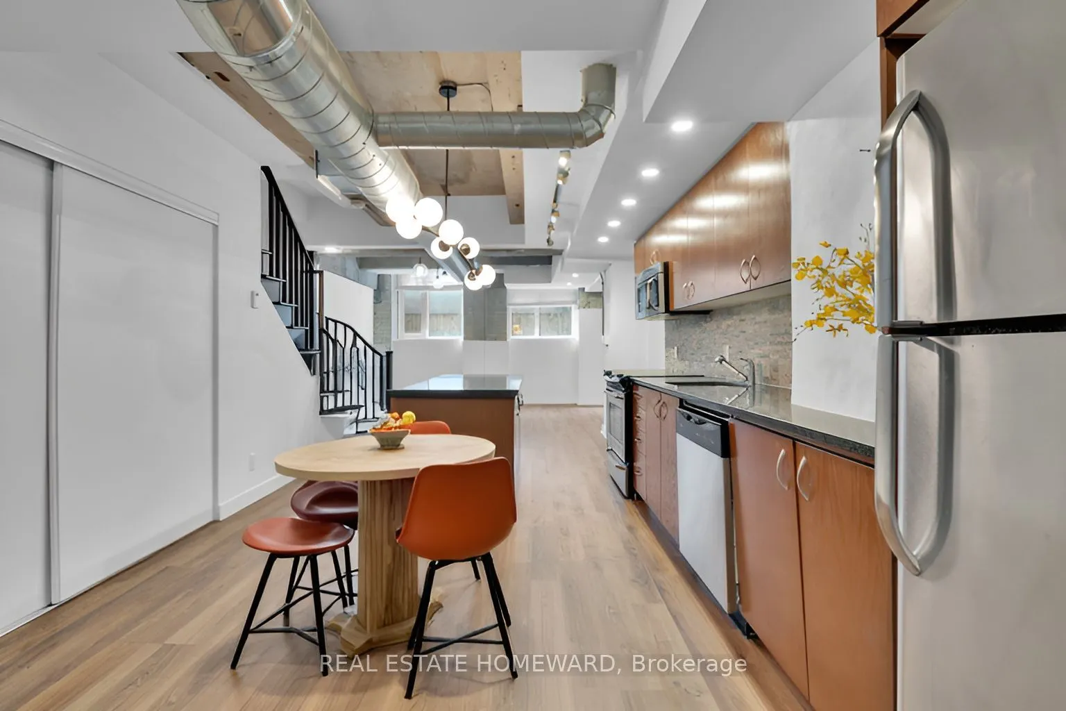 201 Carlaw Avenue #128
