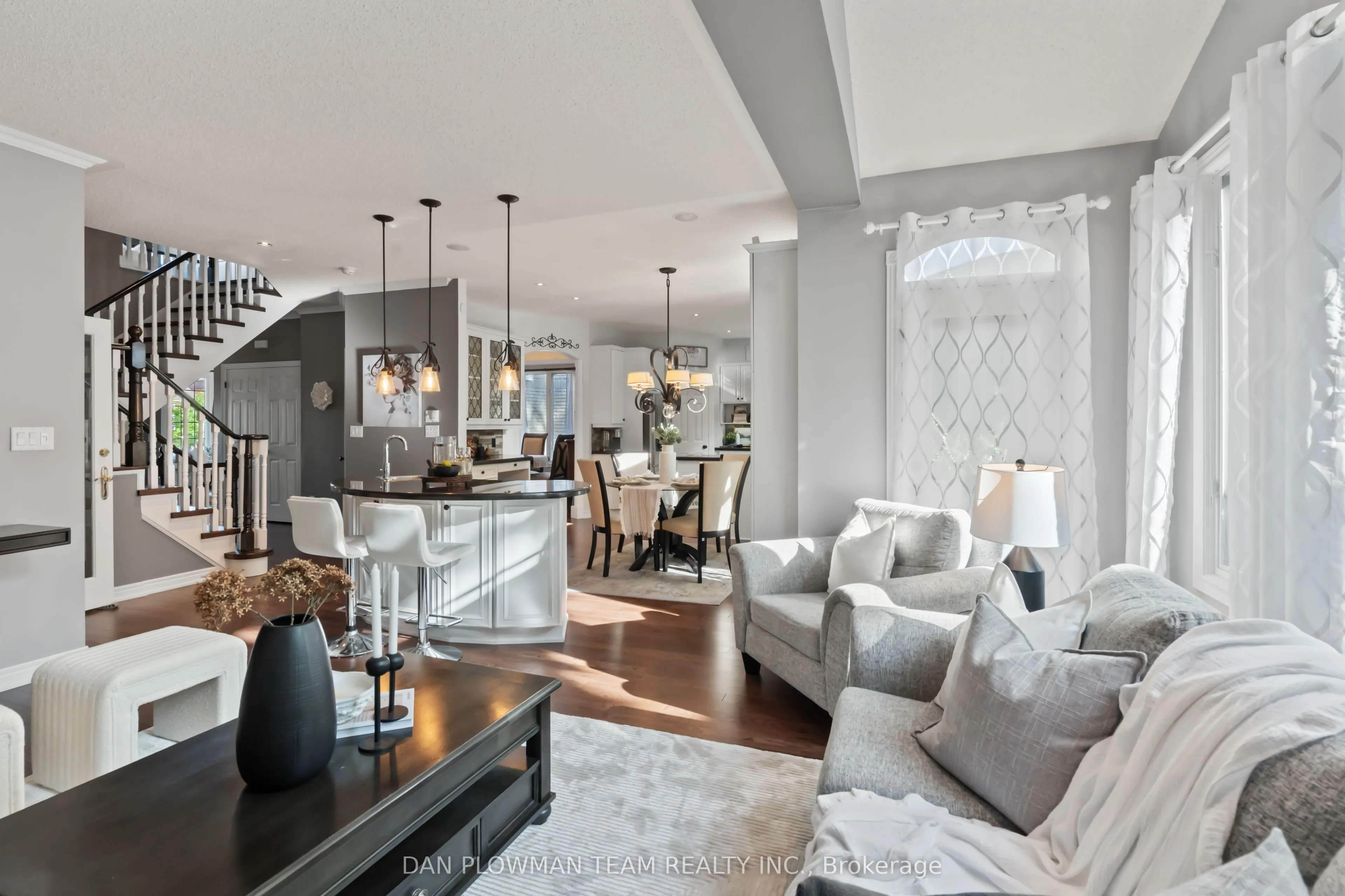 264 Ryerson Crescent