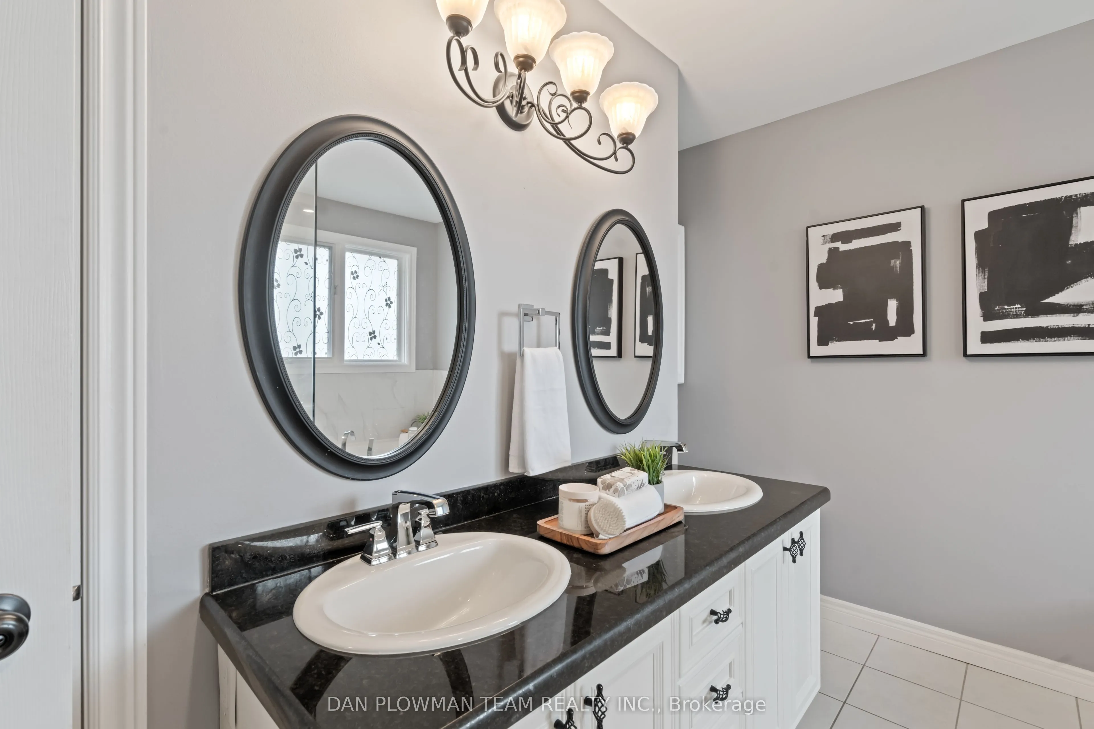 264 Ryerson Crescent