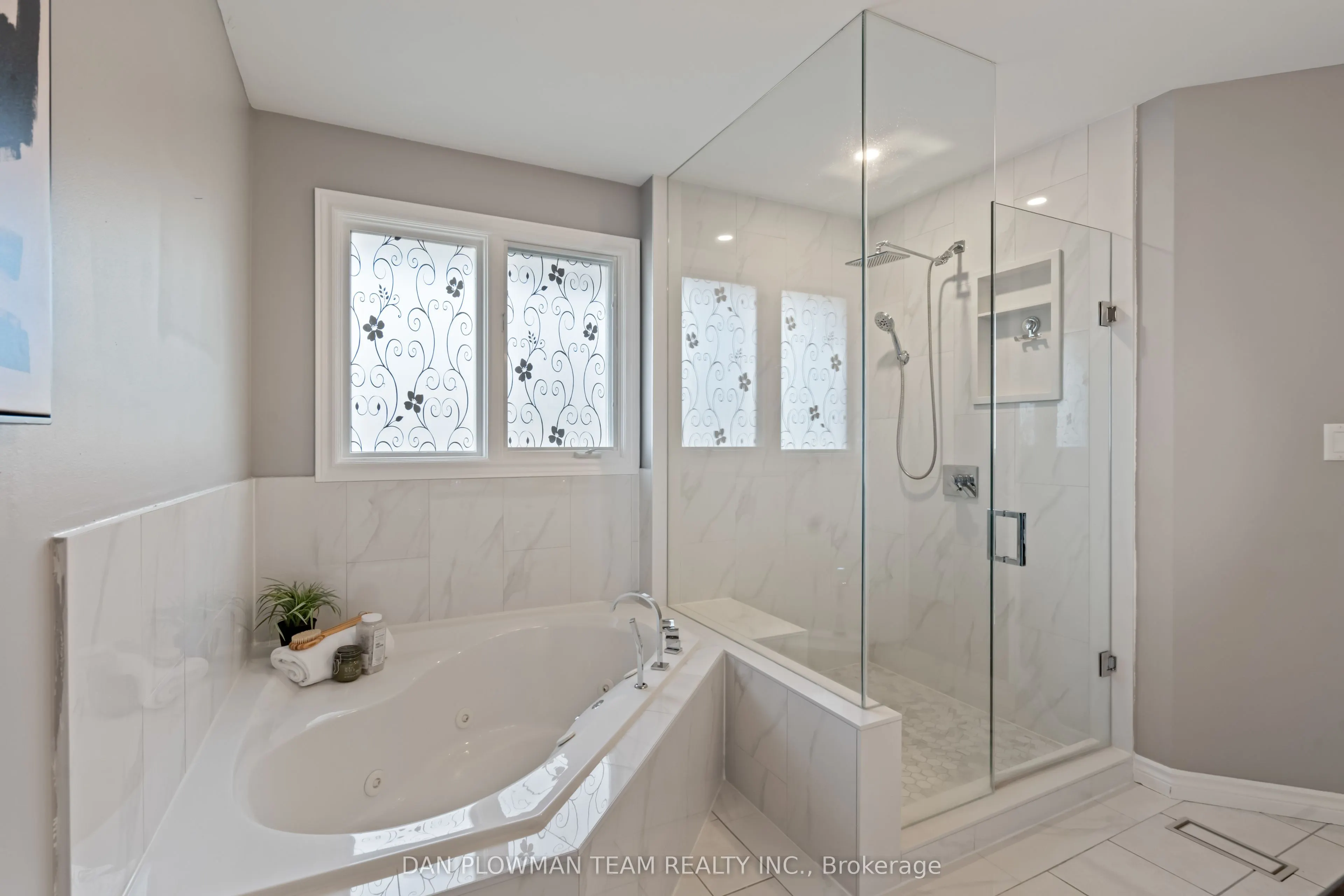 264 Ryerson Crescent